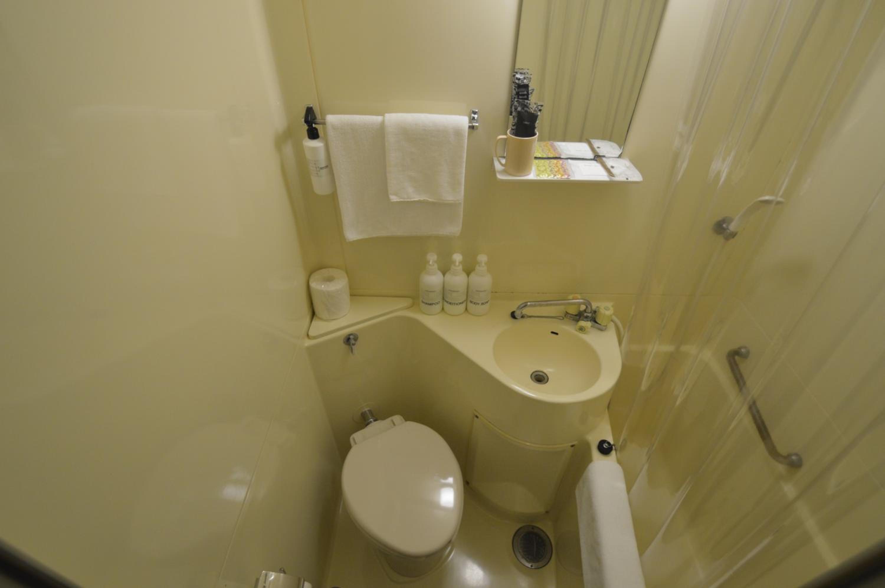 Twin Room - Photo 6
