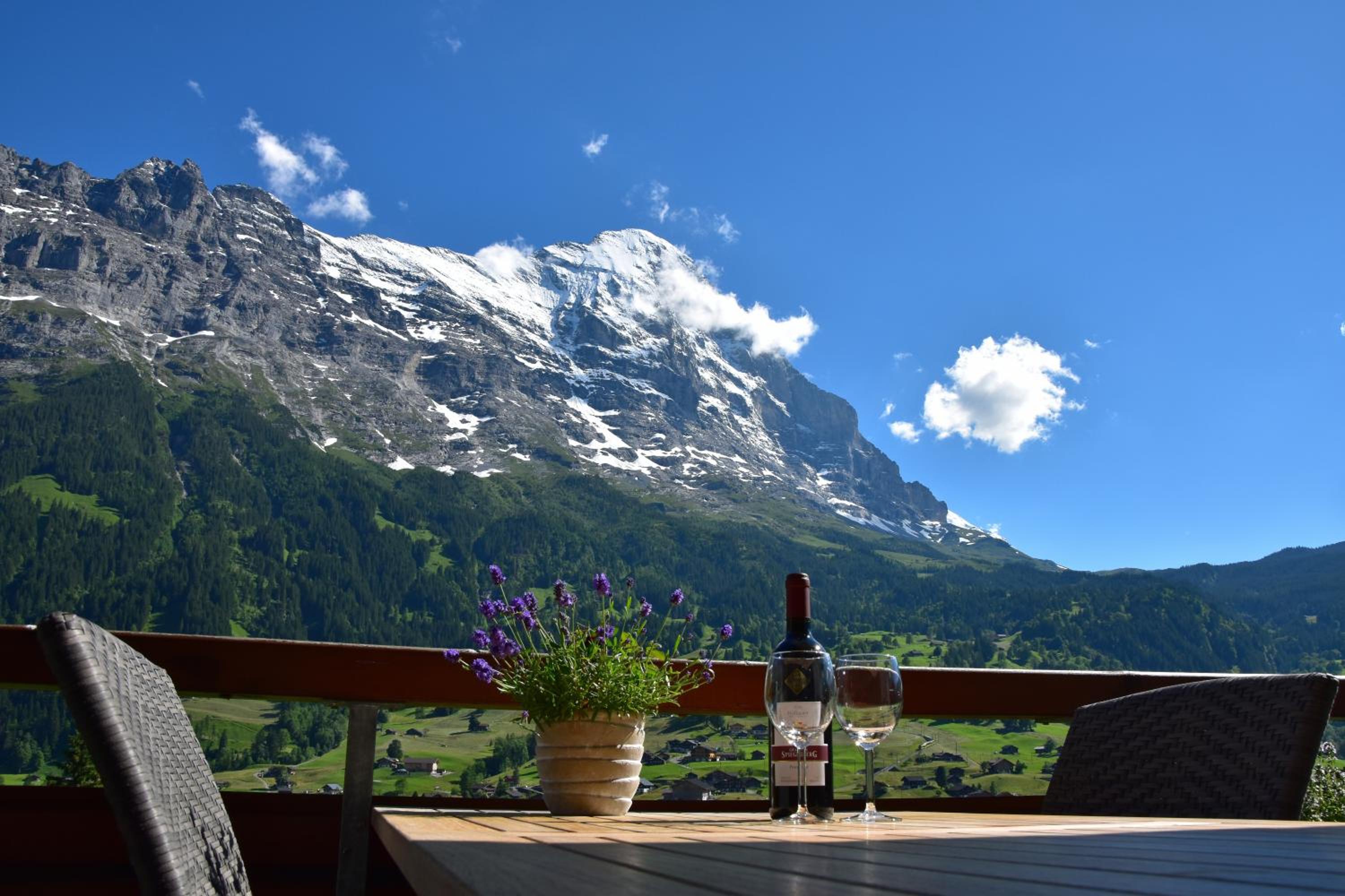 Suite With Eiger North Face View photo 3