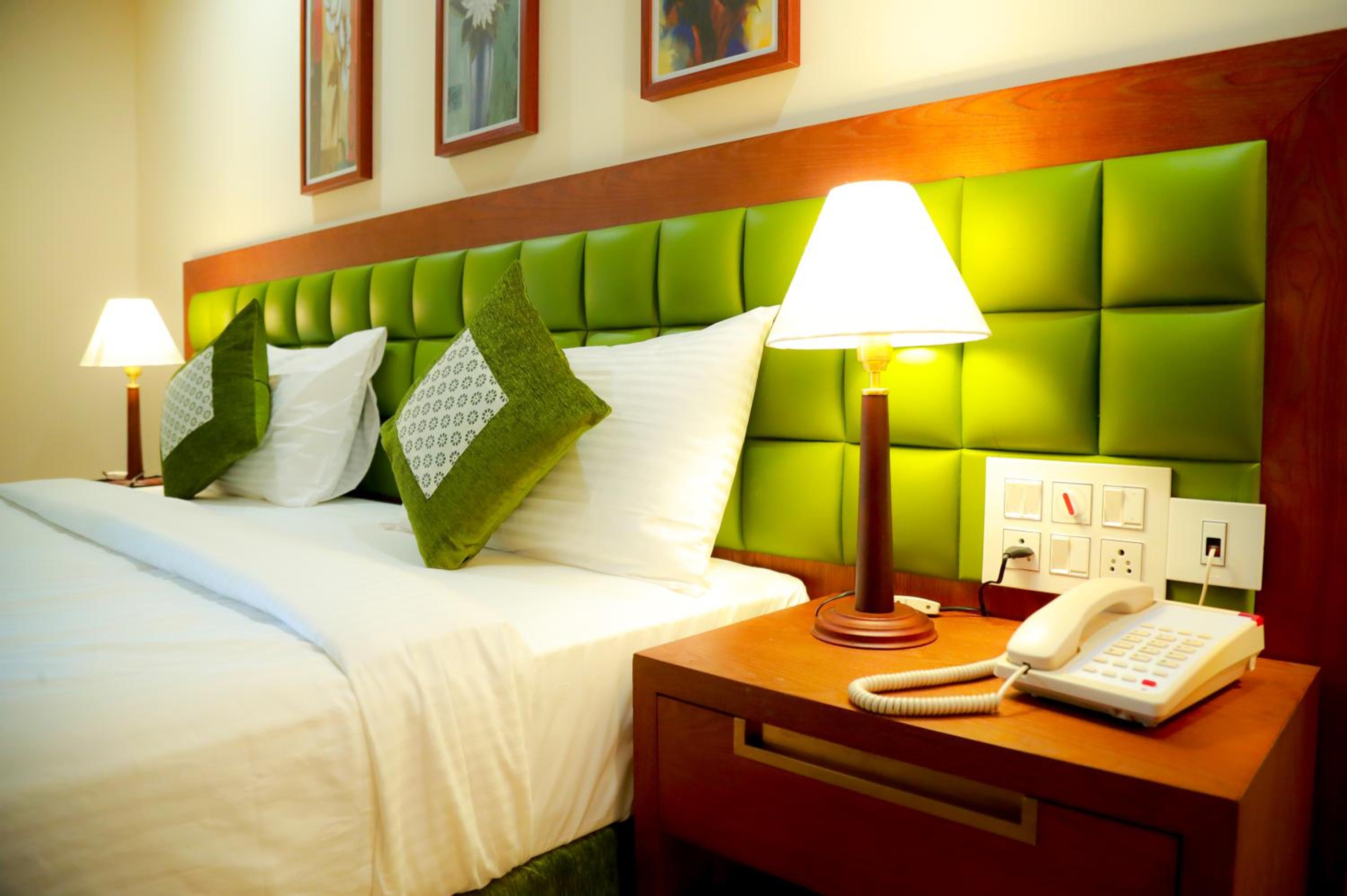 Deluxe Room - Photo 6
