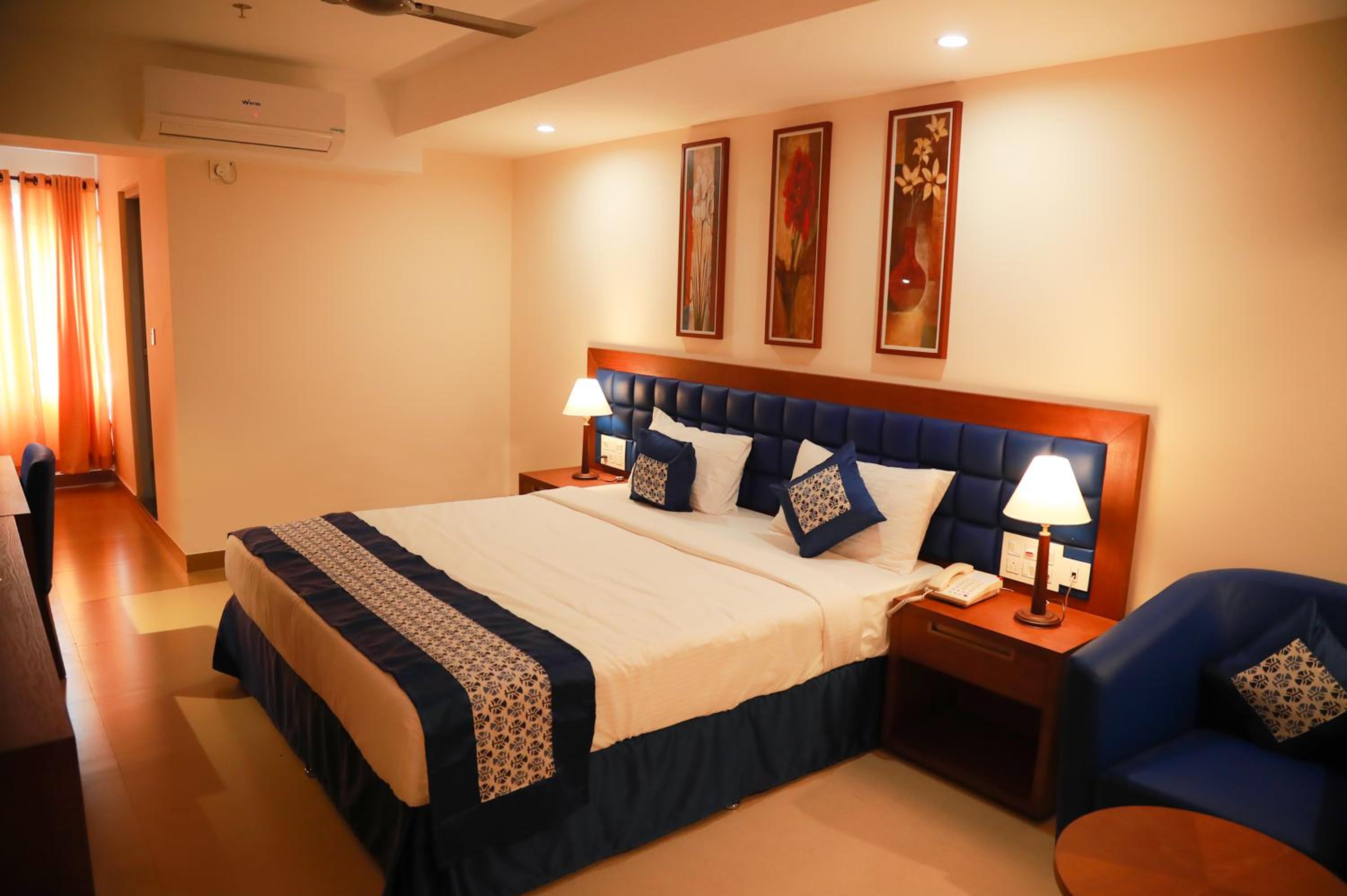 Deluxe Room - Photo 11