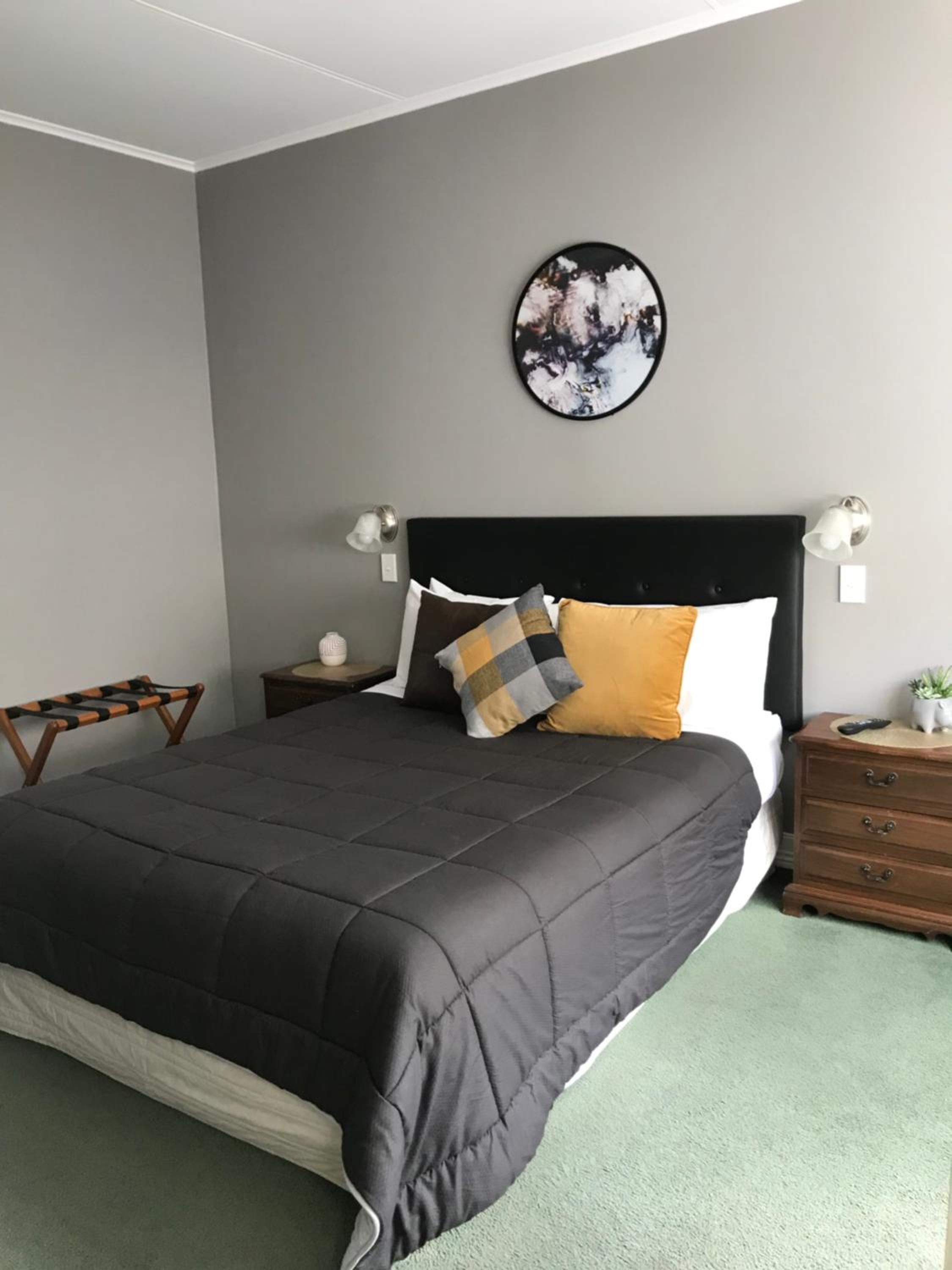 Standard Queen Room photo 2