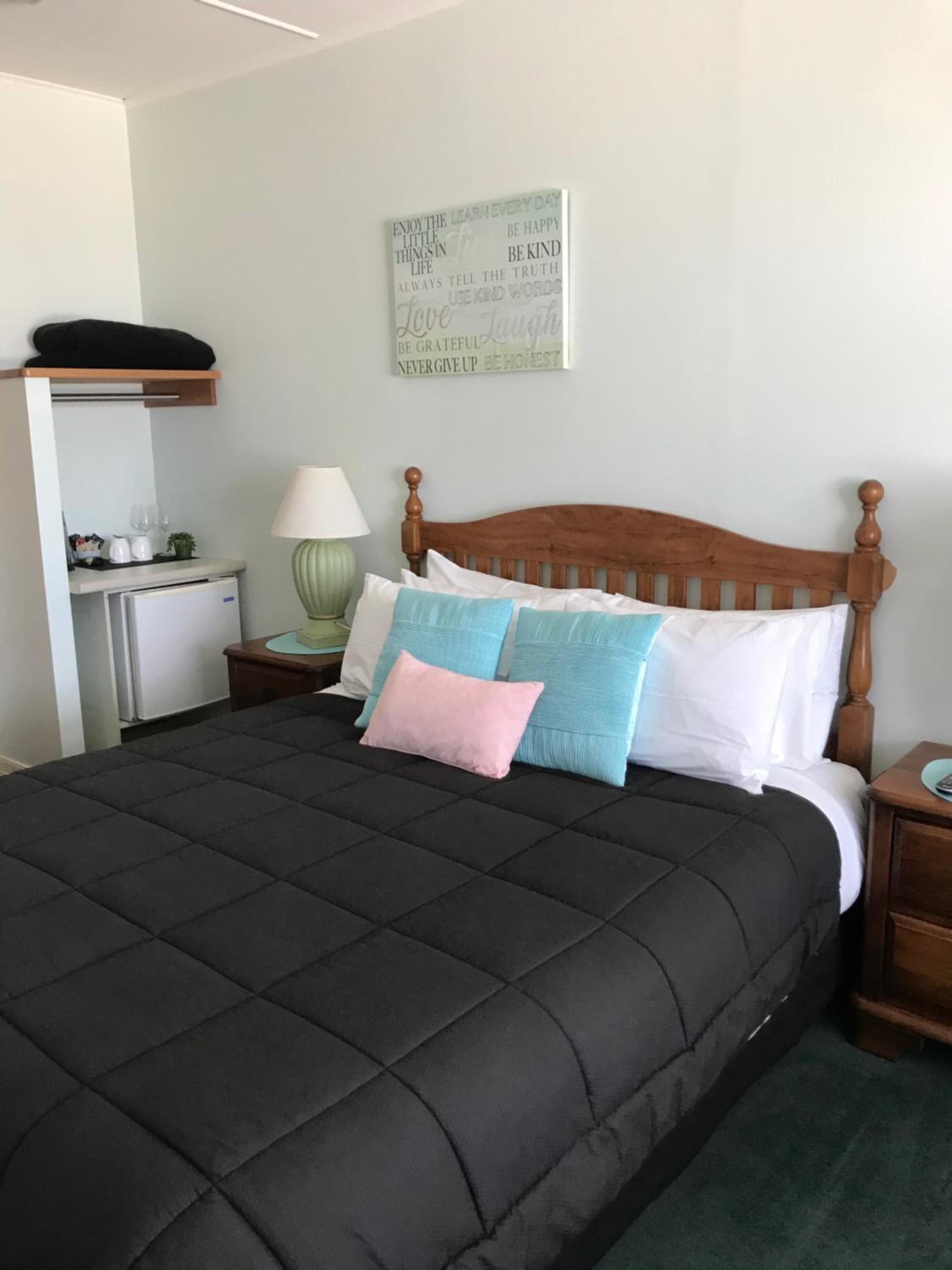 Standard King Room photo 1