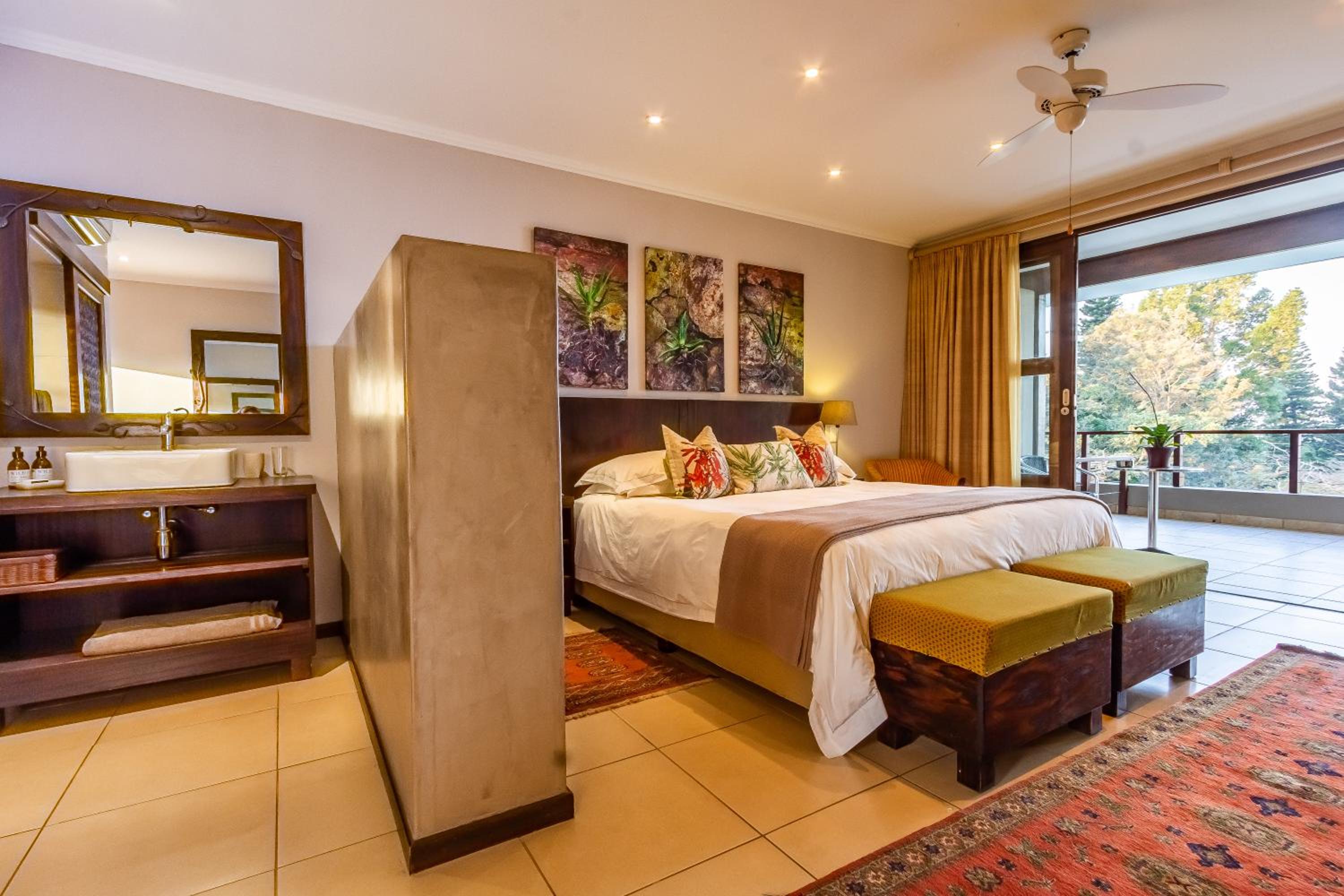 Deluxe Double or Twin Room with Sea View photo 3