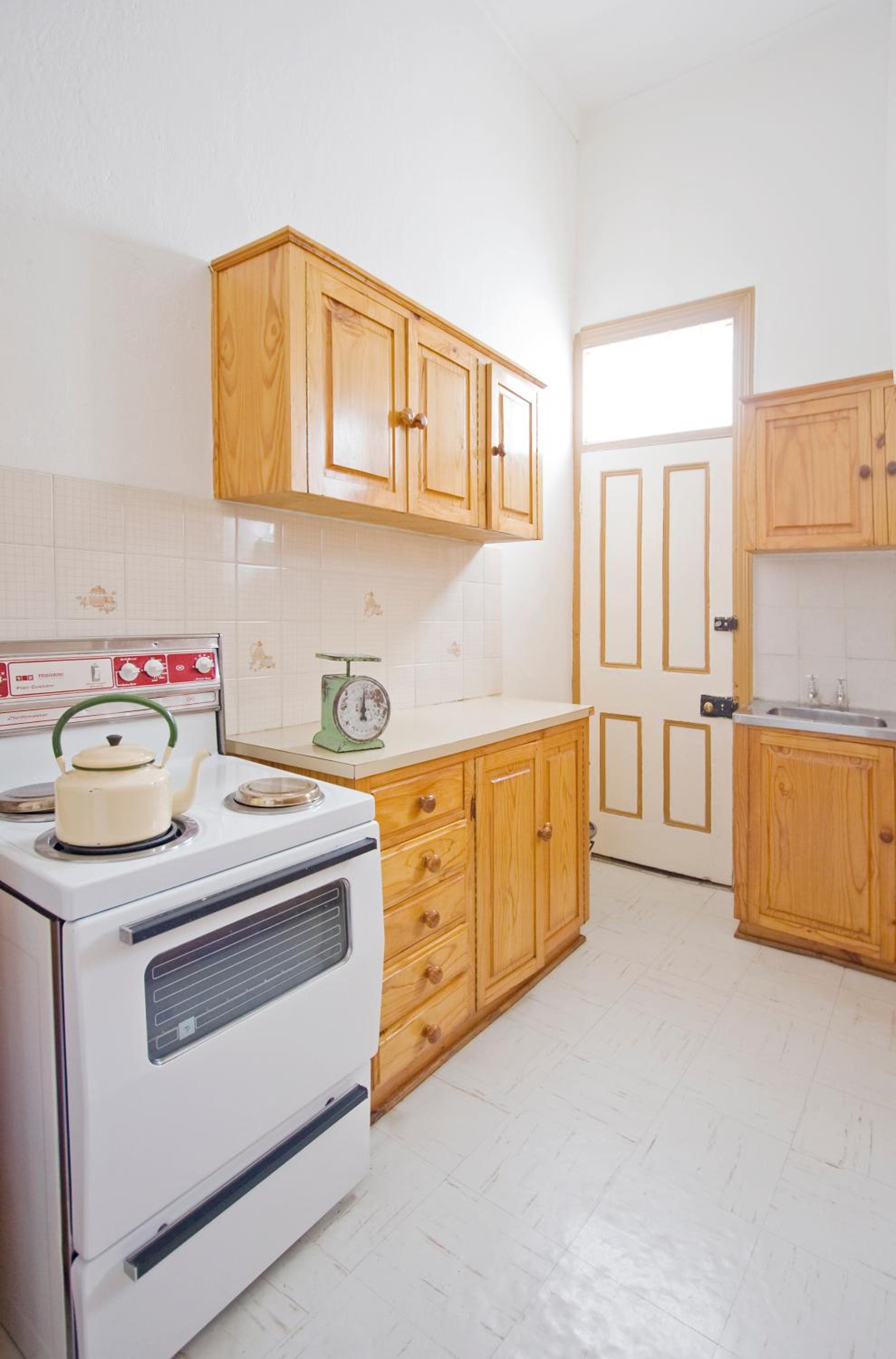 Three-Bedroom Cottage - Photo 13