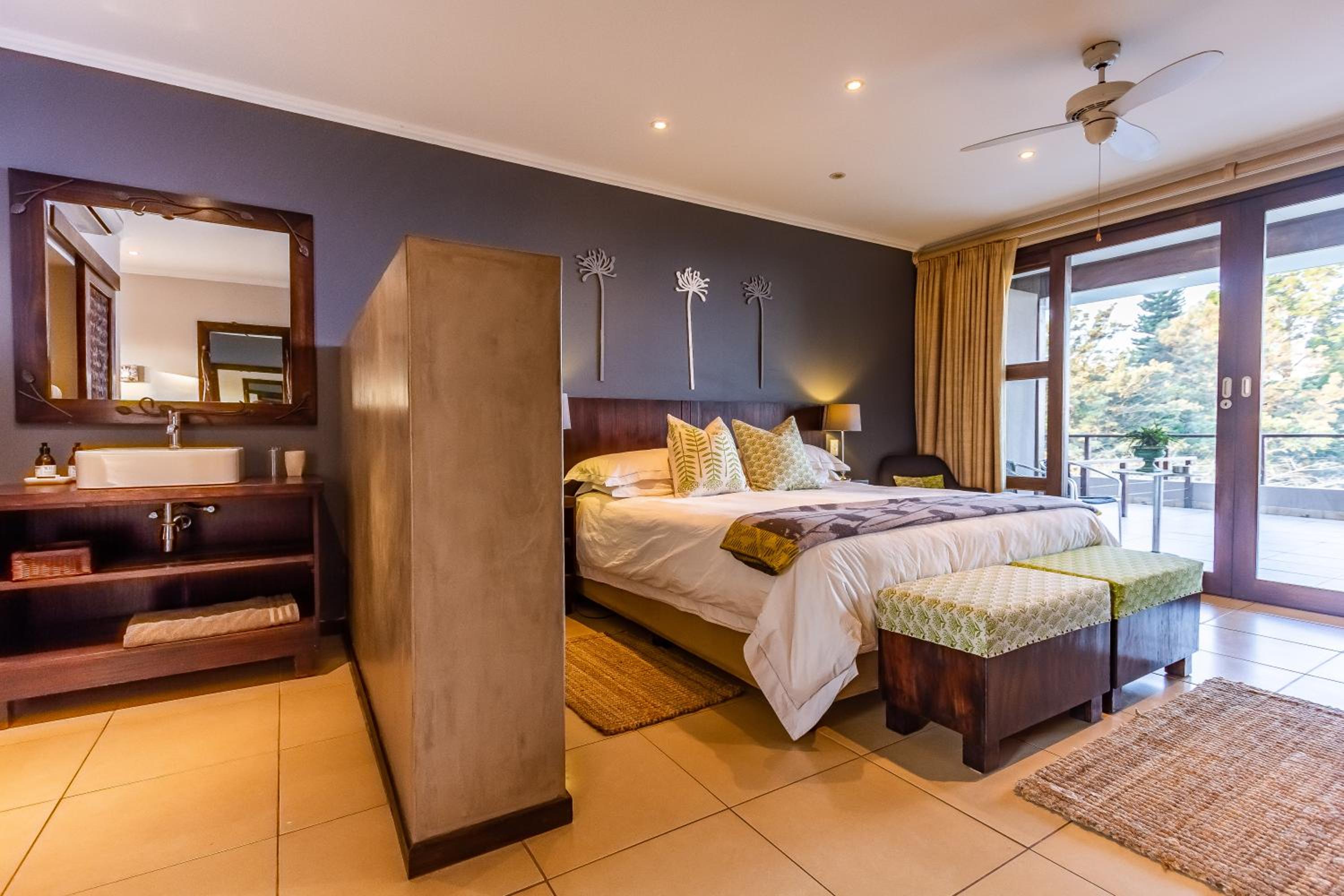 Deluxe Double or Twin Room with Sea View photo 3