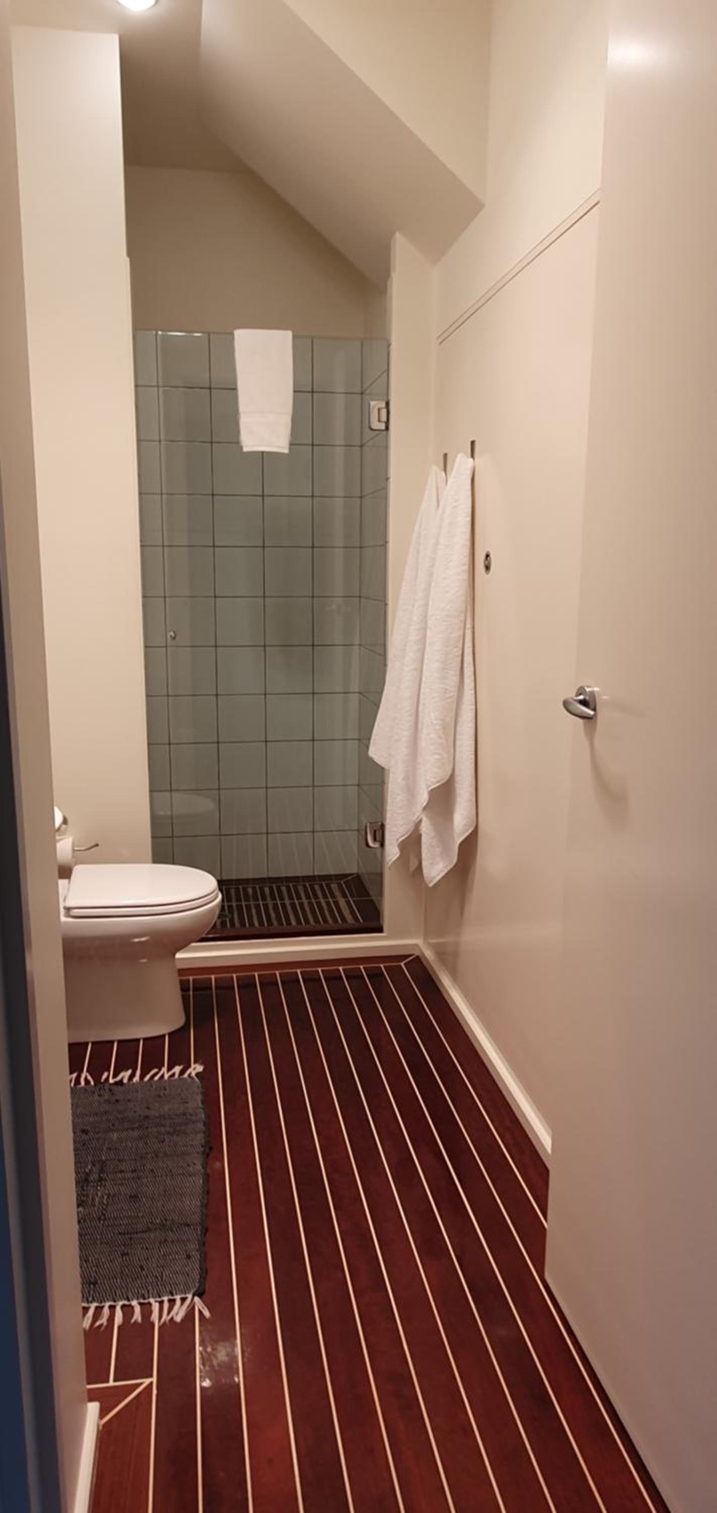 Deluxe Queen Suite photo 3