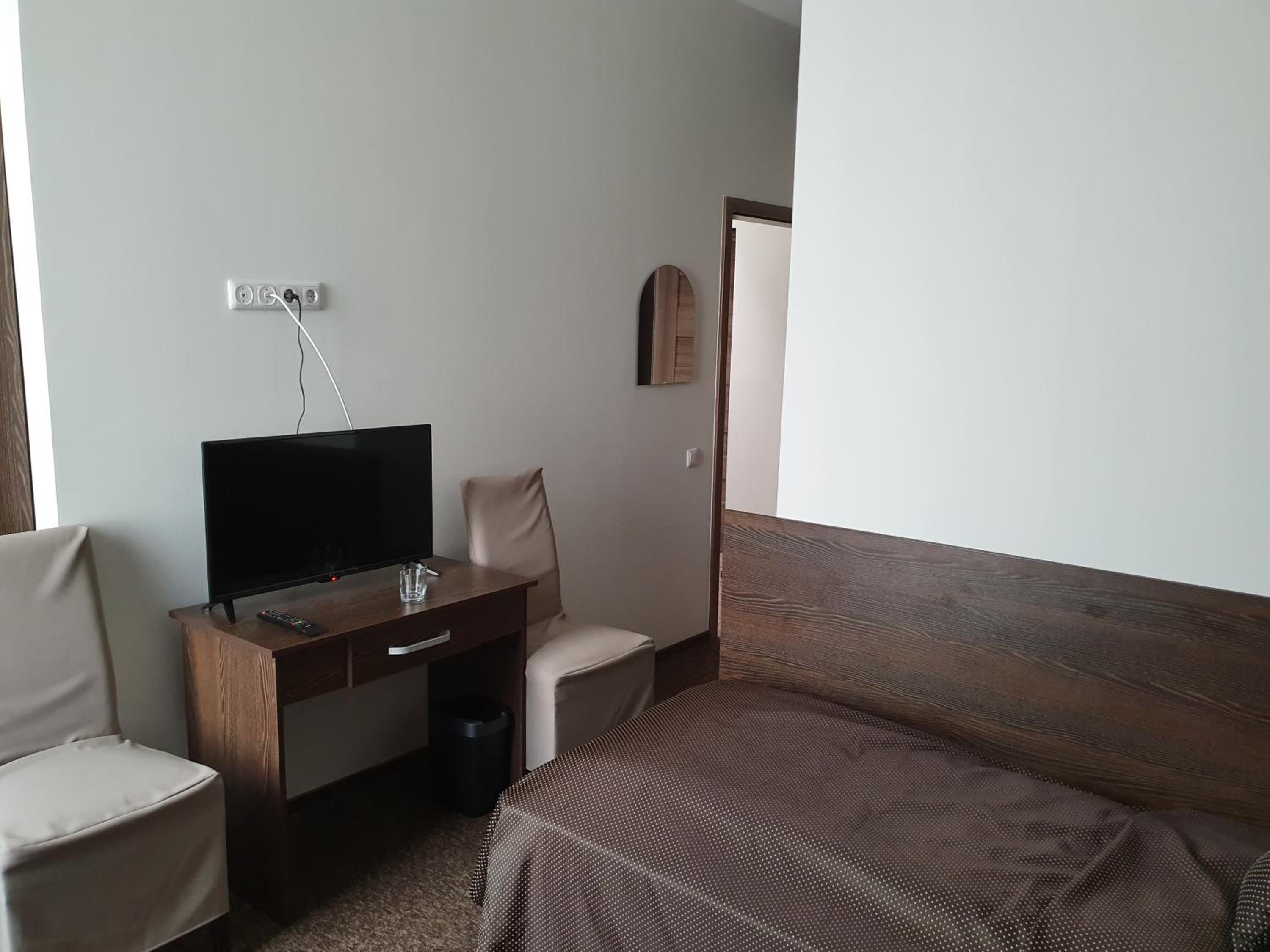 Large Double or Twin Room photo 3