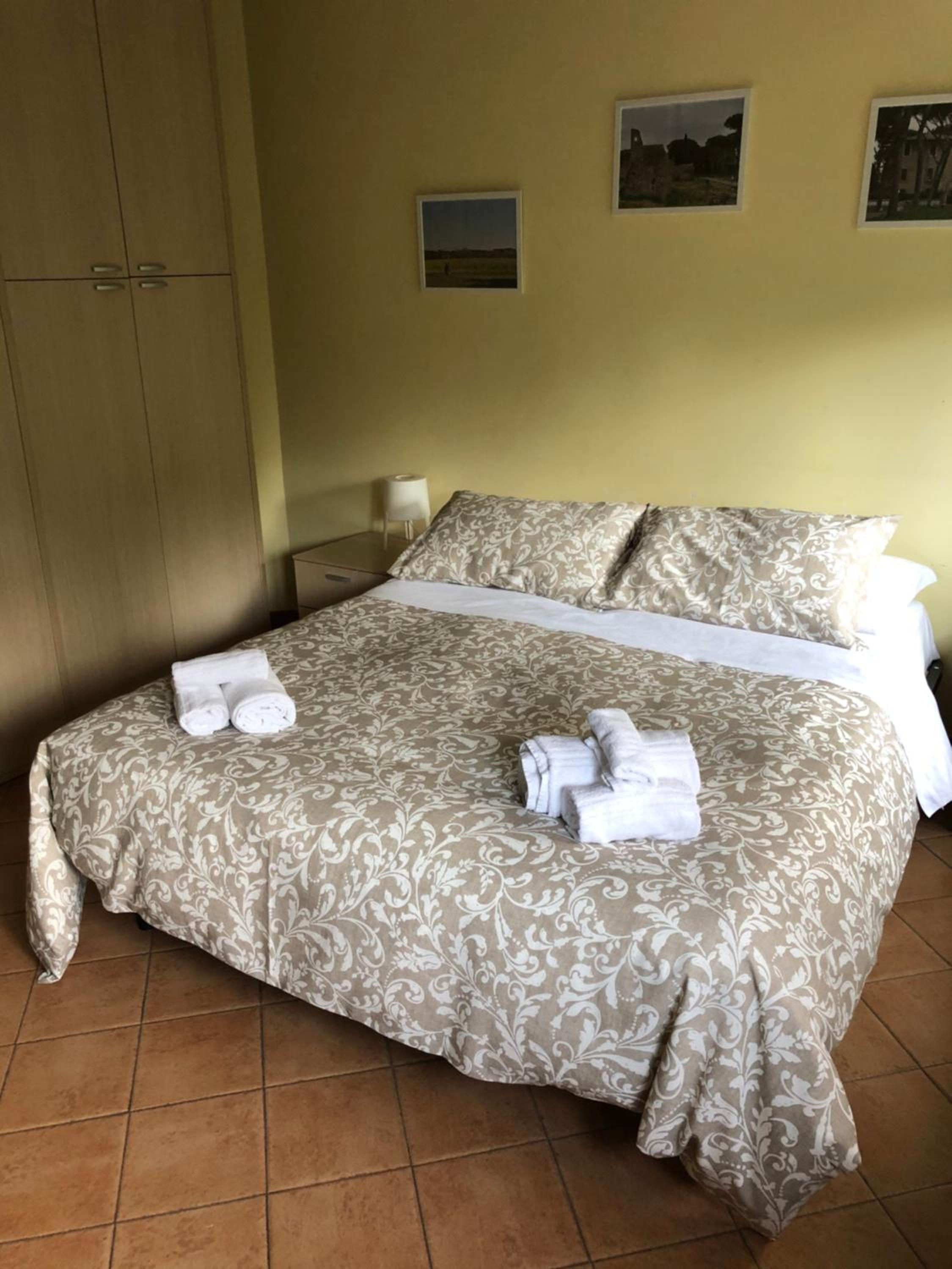 Double or Twin Room with Private External Bathroom photo 2