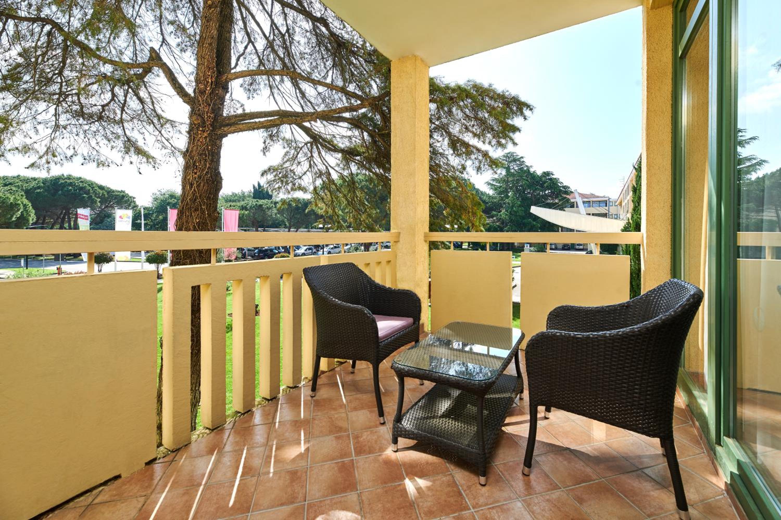 Suite with Balcony - Park Side - Photo 5