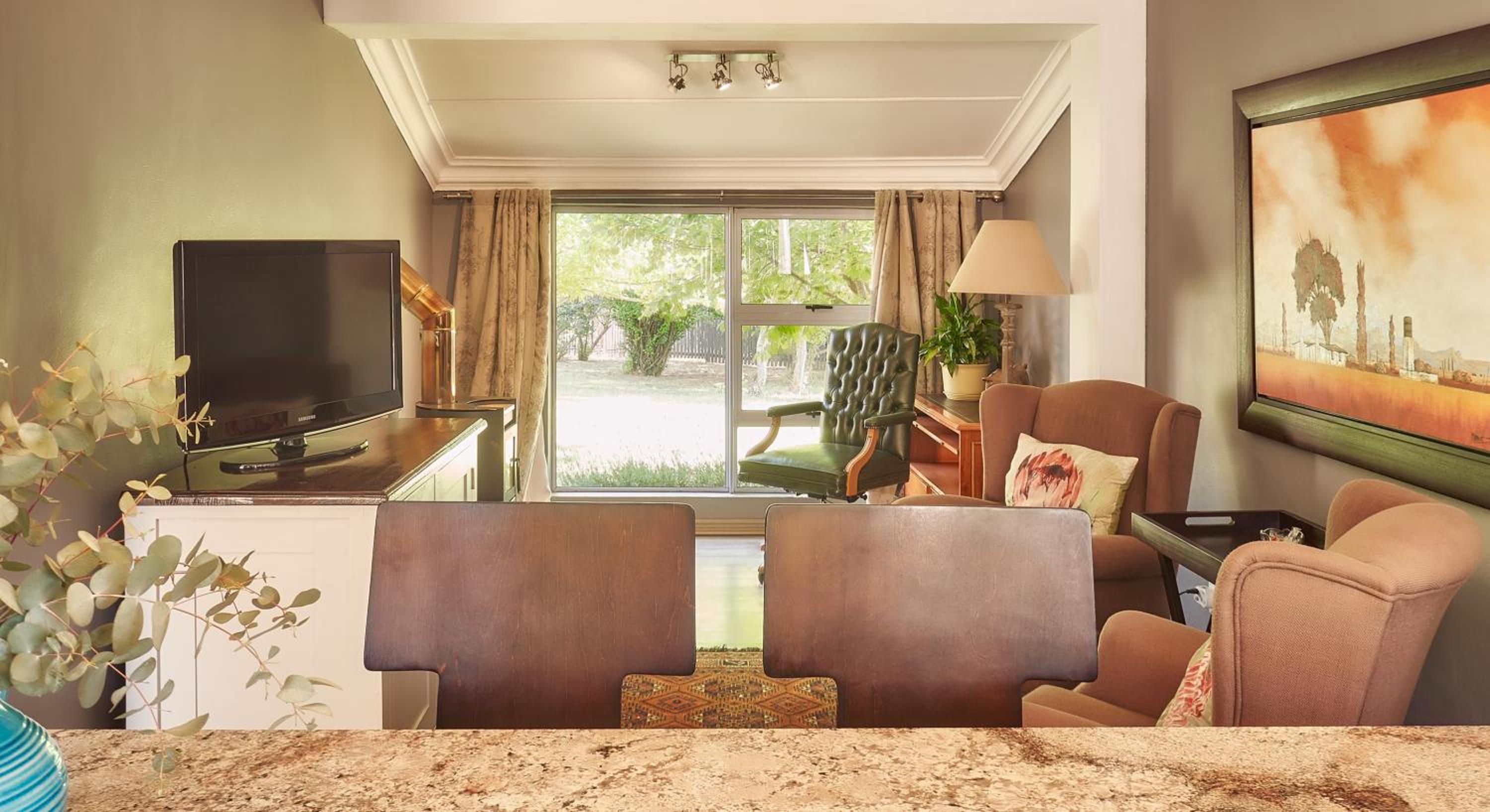 Deluxe King Suite