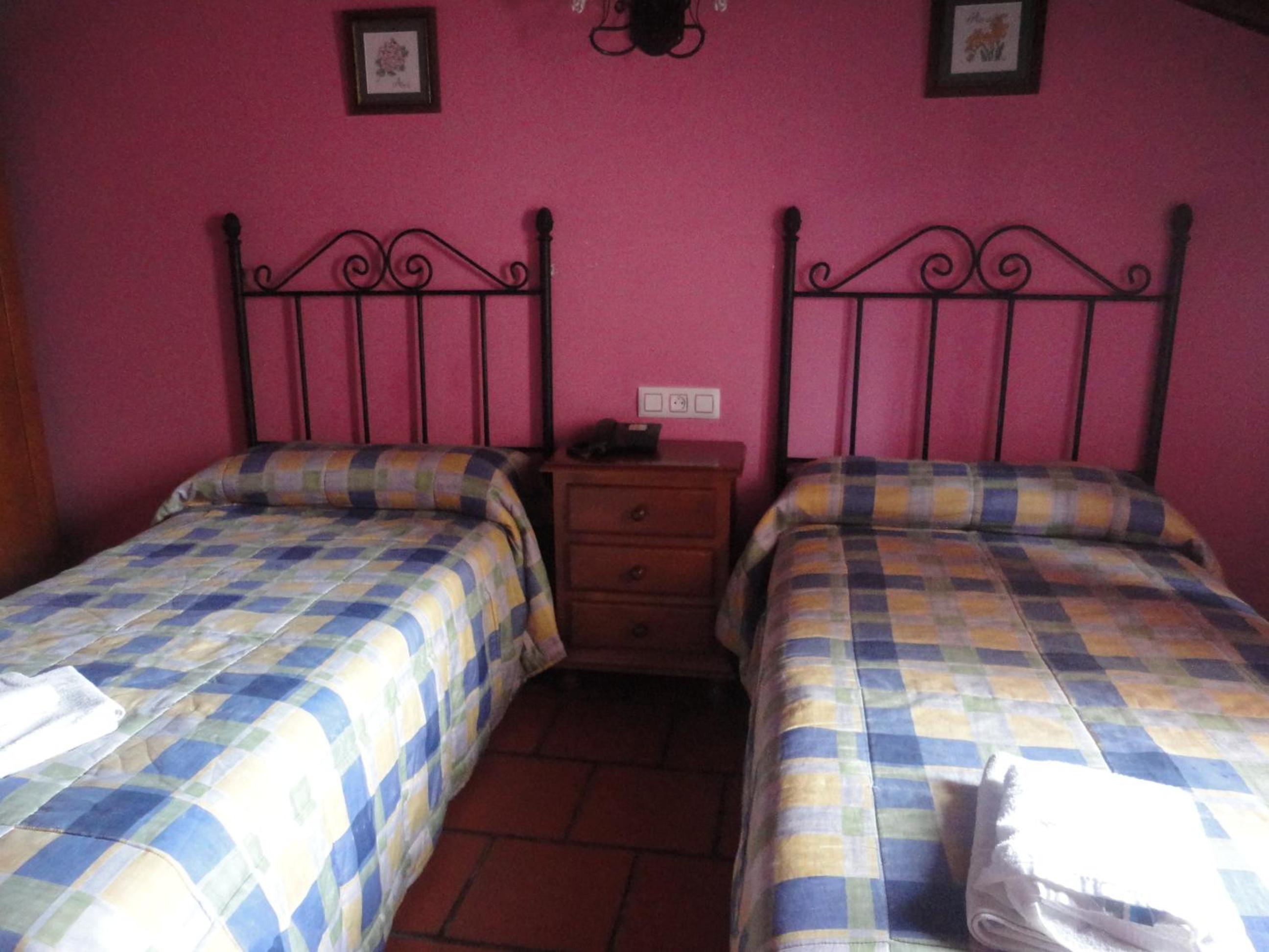 Double or Twin Room - Photo 3