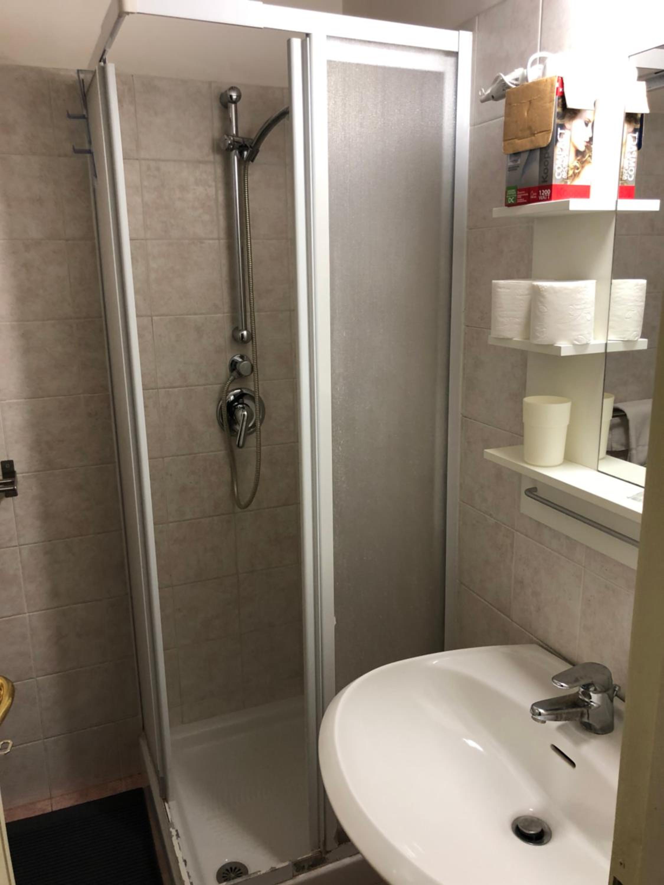 Single Room with Private External Bathroom photo 2