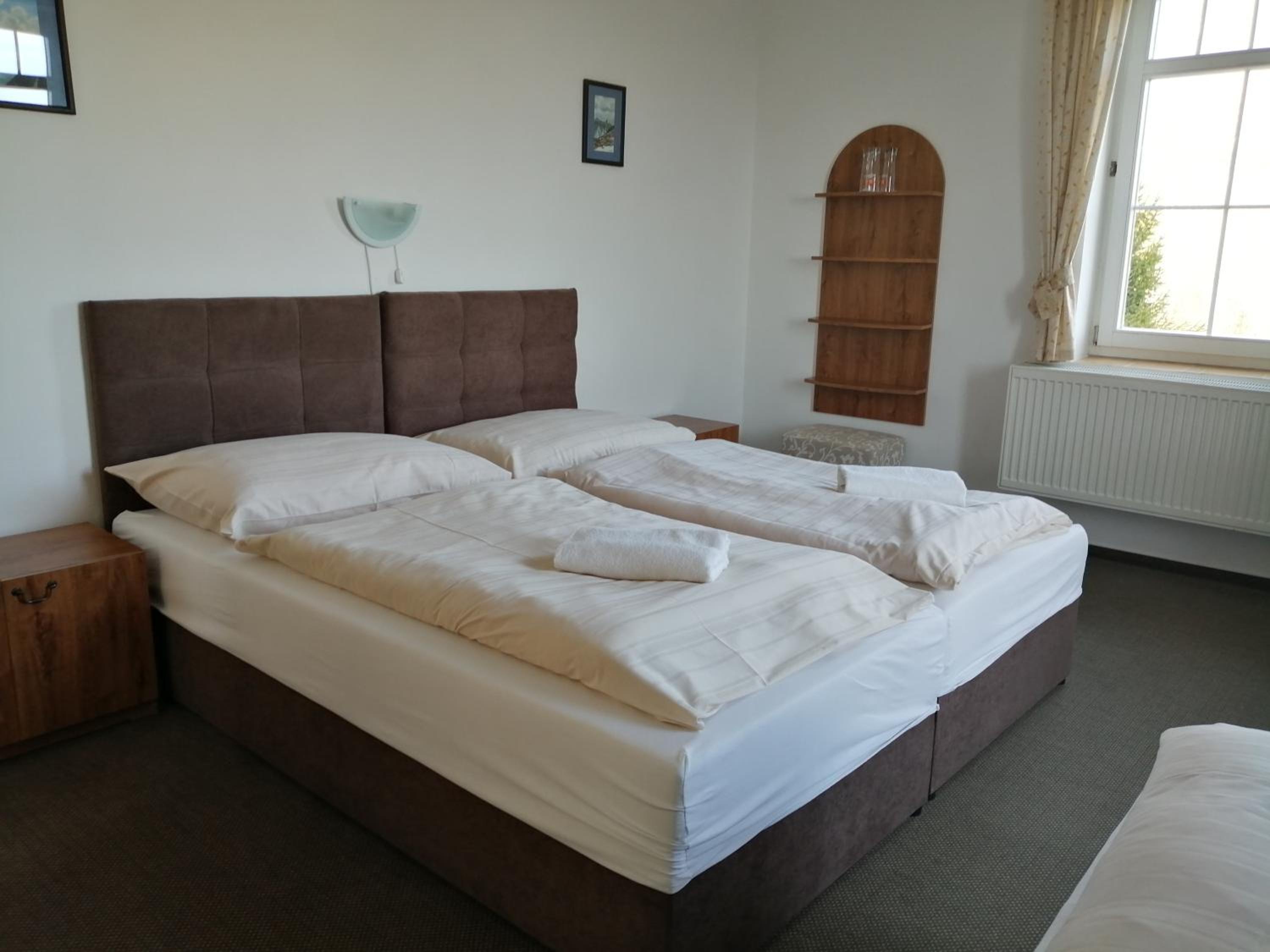 Triple Room (3 Adults + 1 Child) - Photo 3