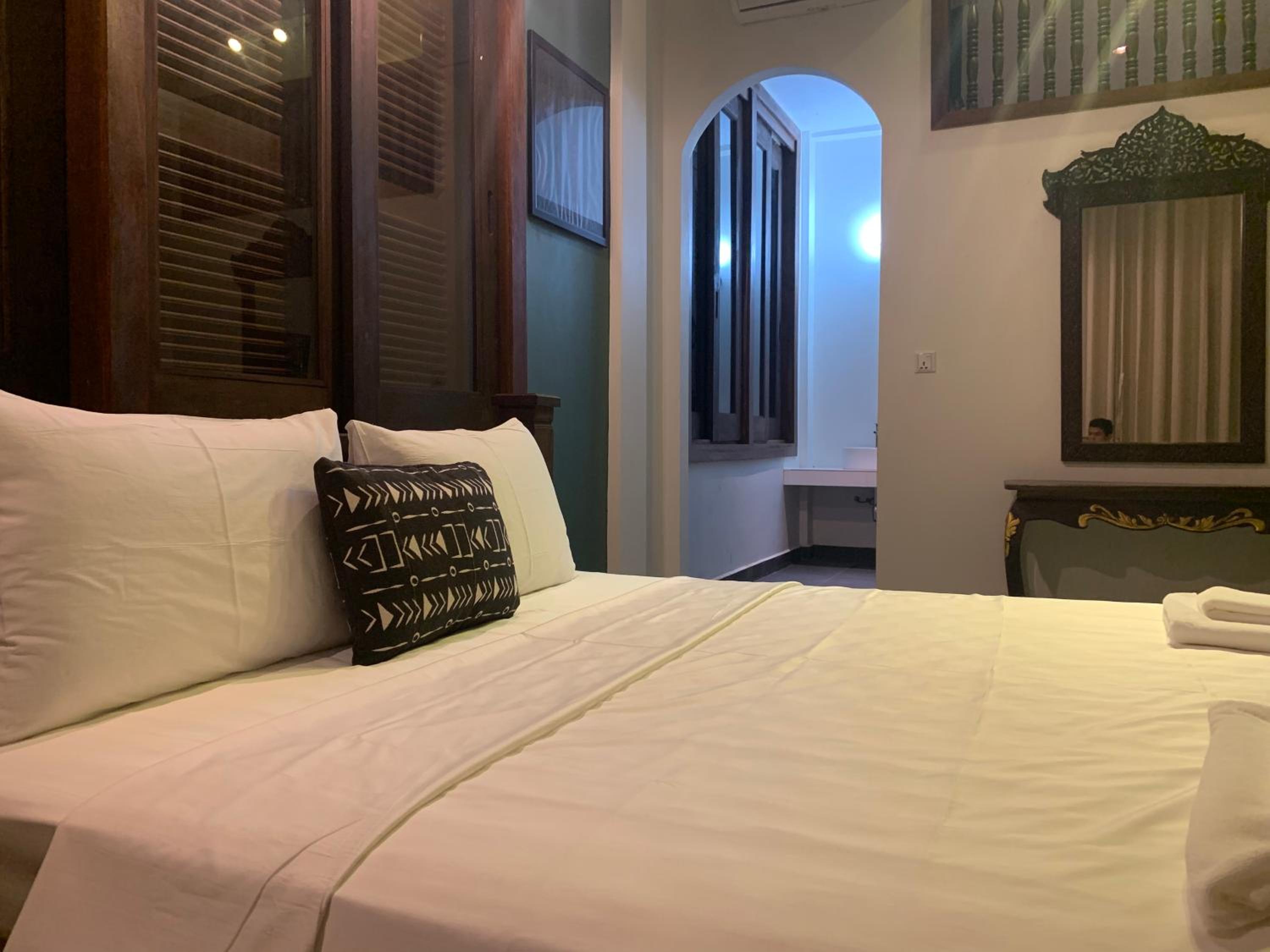 Deluxe Double Room - Photo 15