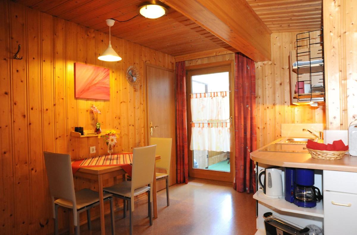 One-Bedroom Apartment with Balcony 1  photo 2