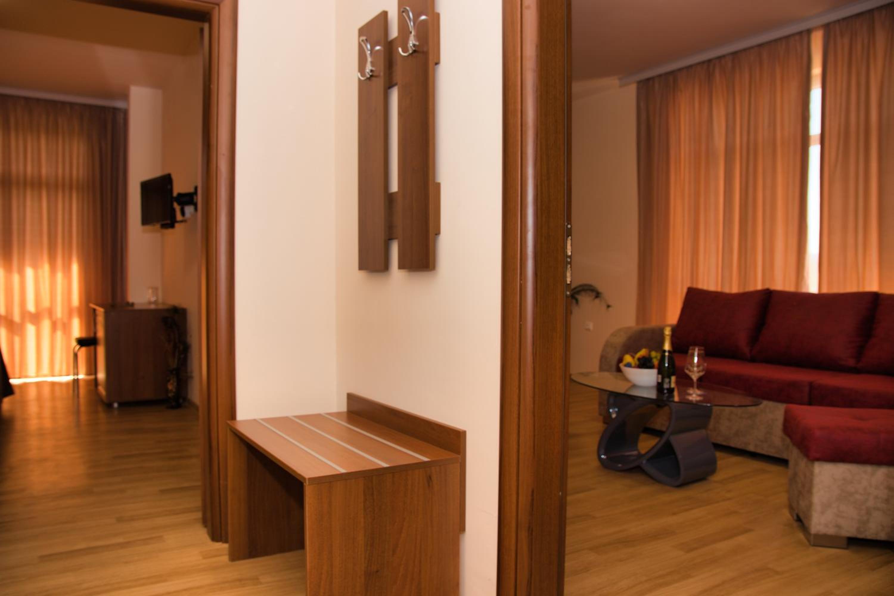 One-Bedroom Apartment - Photo 1