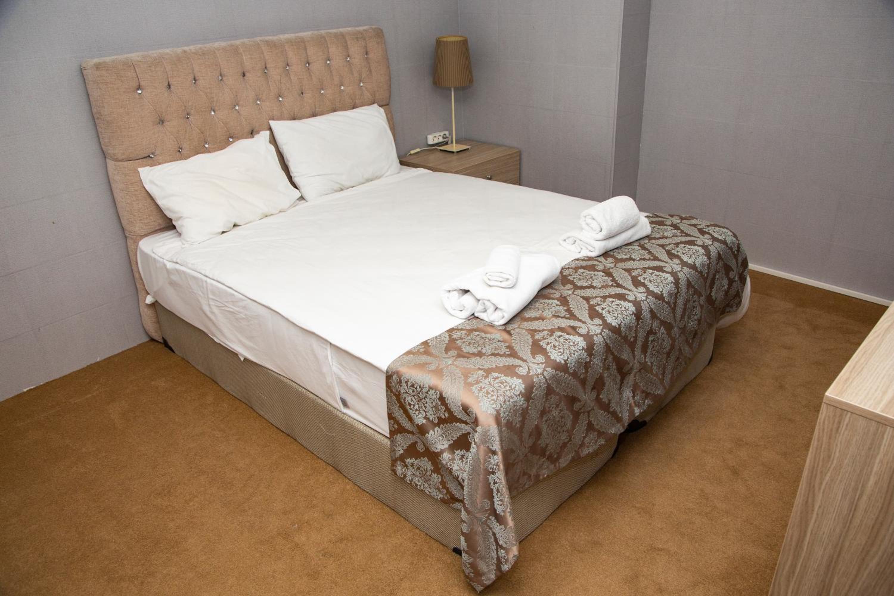 Budget Double Room - Basement Without Windows photo 1
