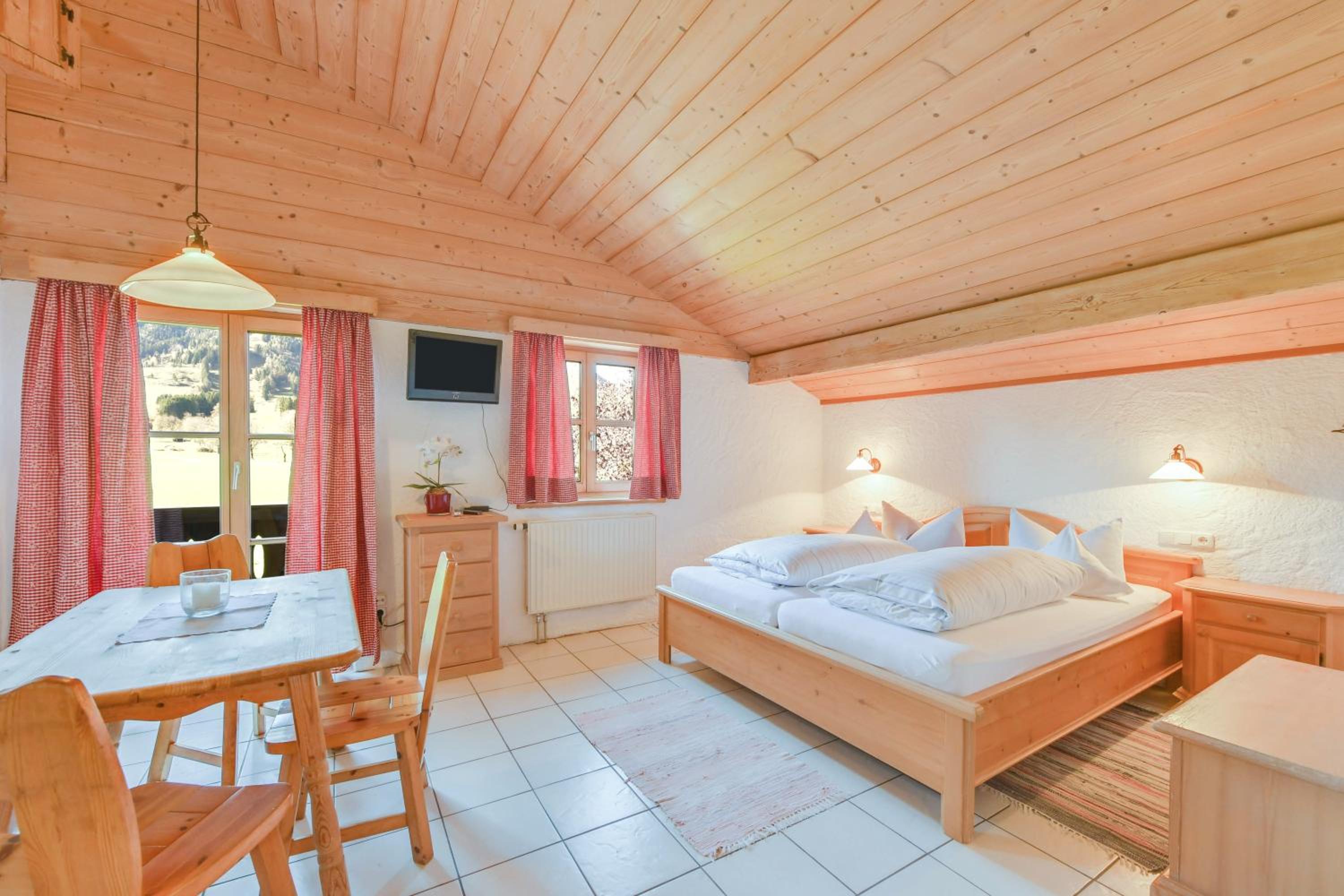 Superior One-Bedroom Apartment with Balcony photo 1