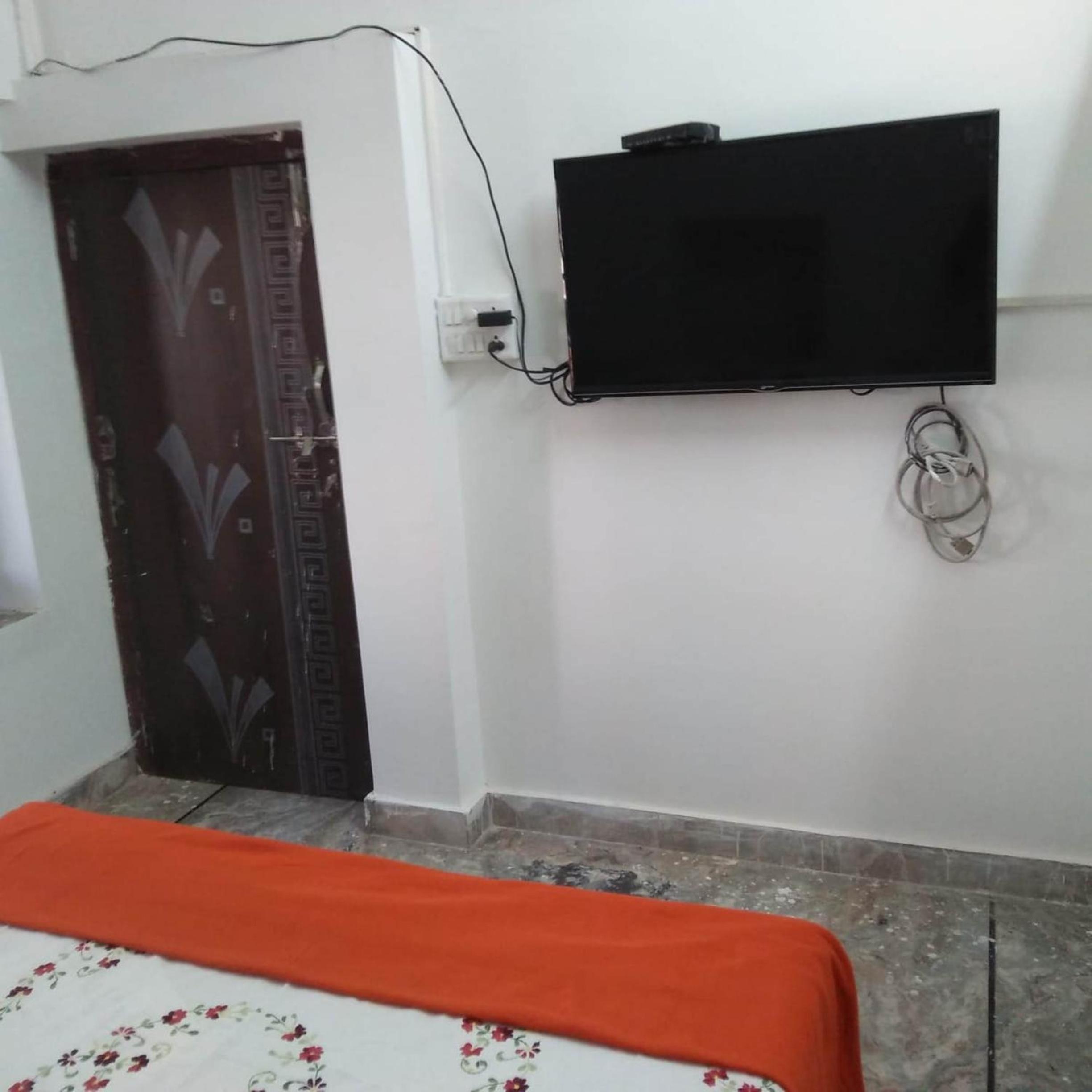 Budget Double Room - Photo 5