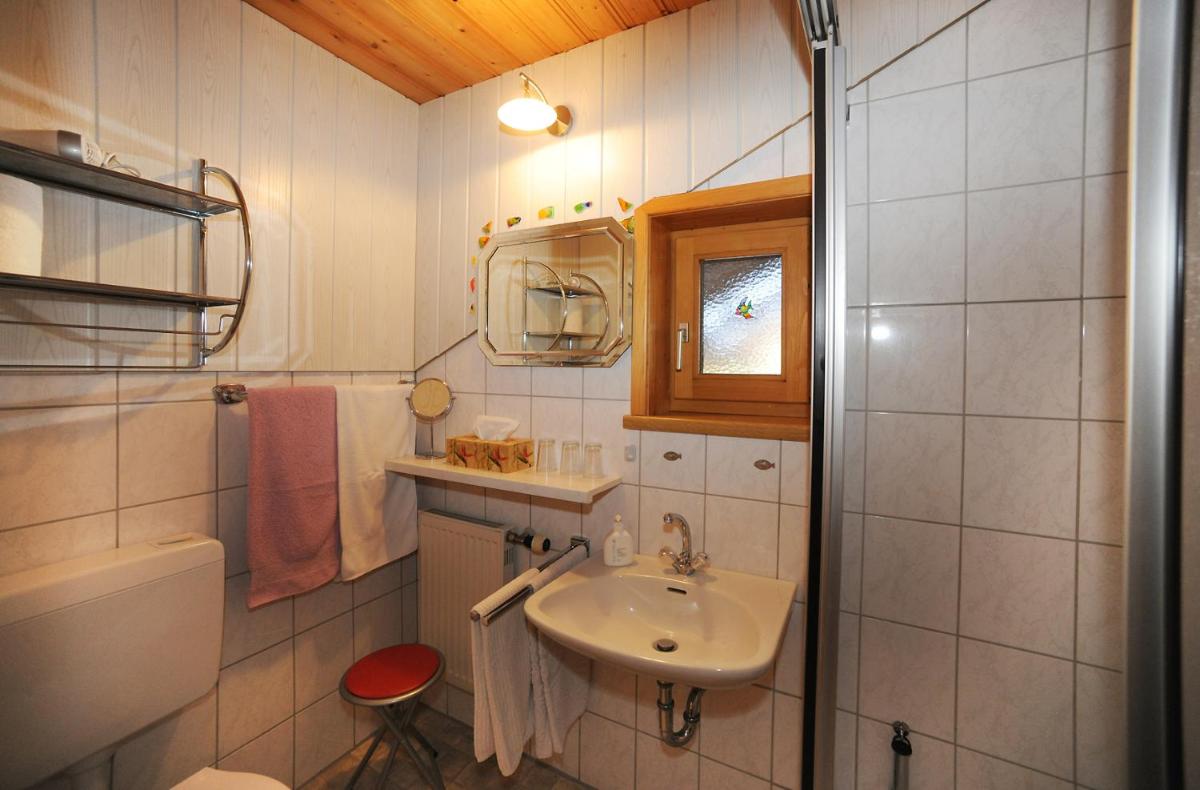 One-Bedroom Apartment with Balcony 2 photo 3