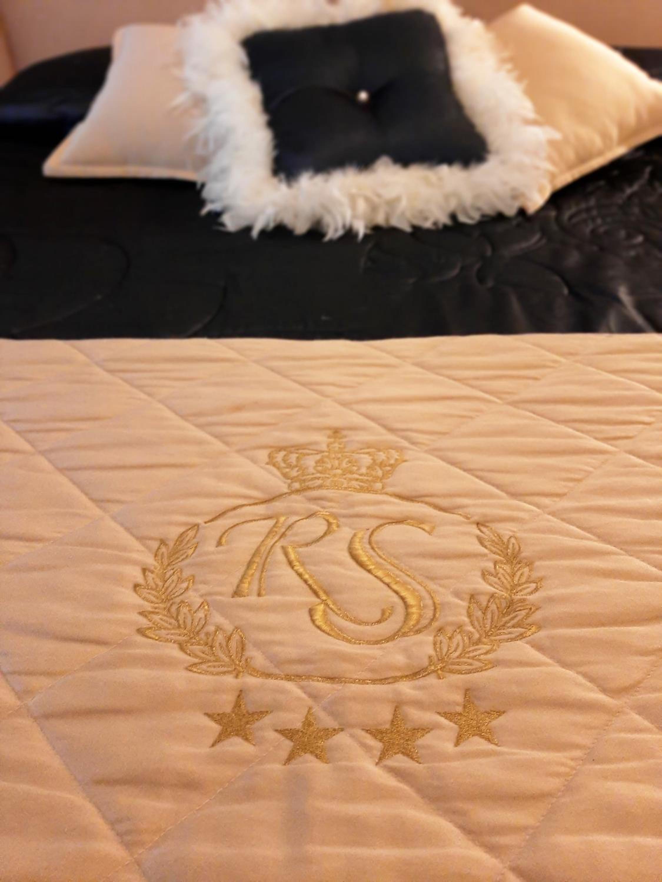 Executive Suite - Photo 13