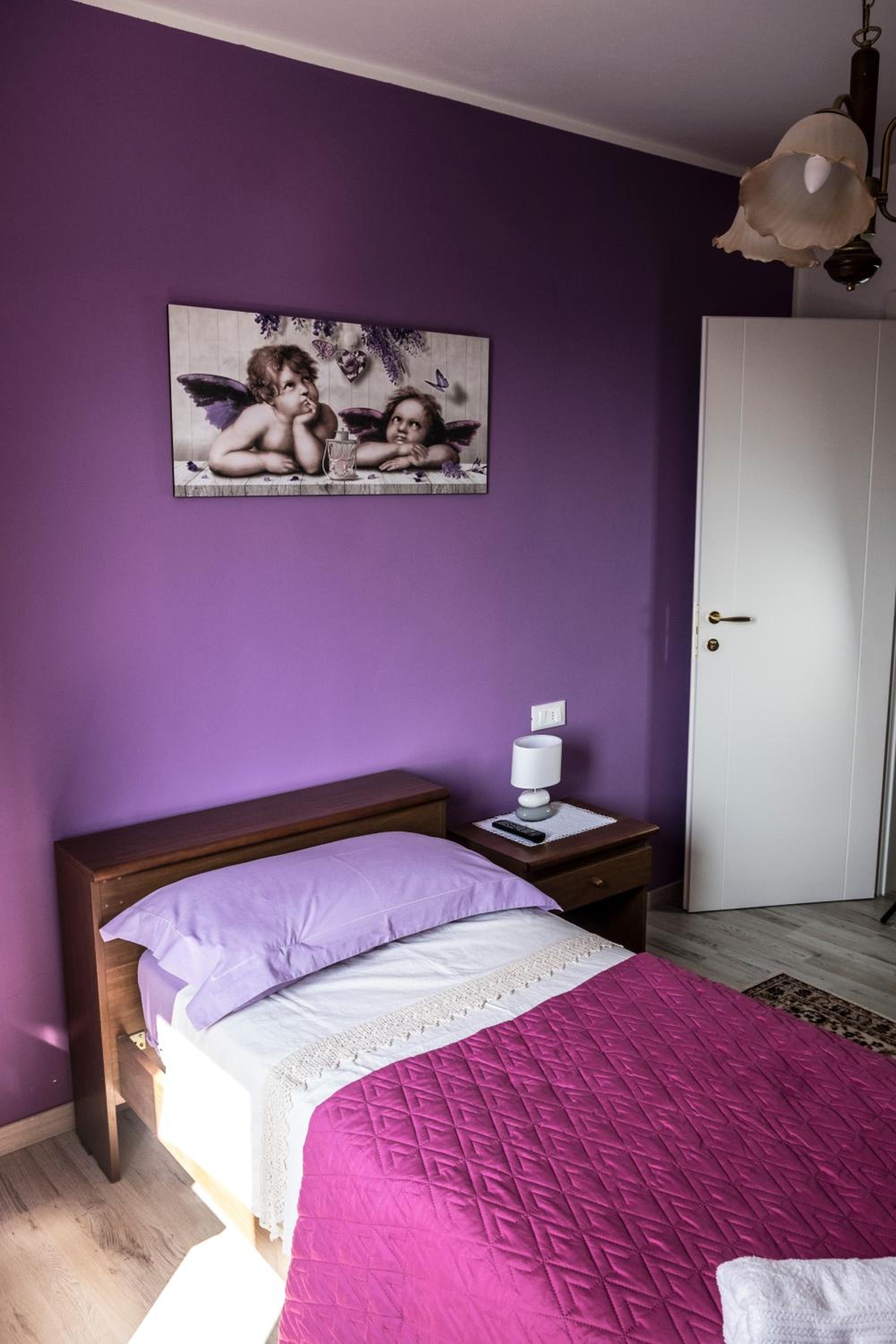 Single Room photo 2