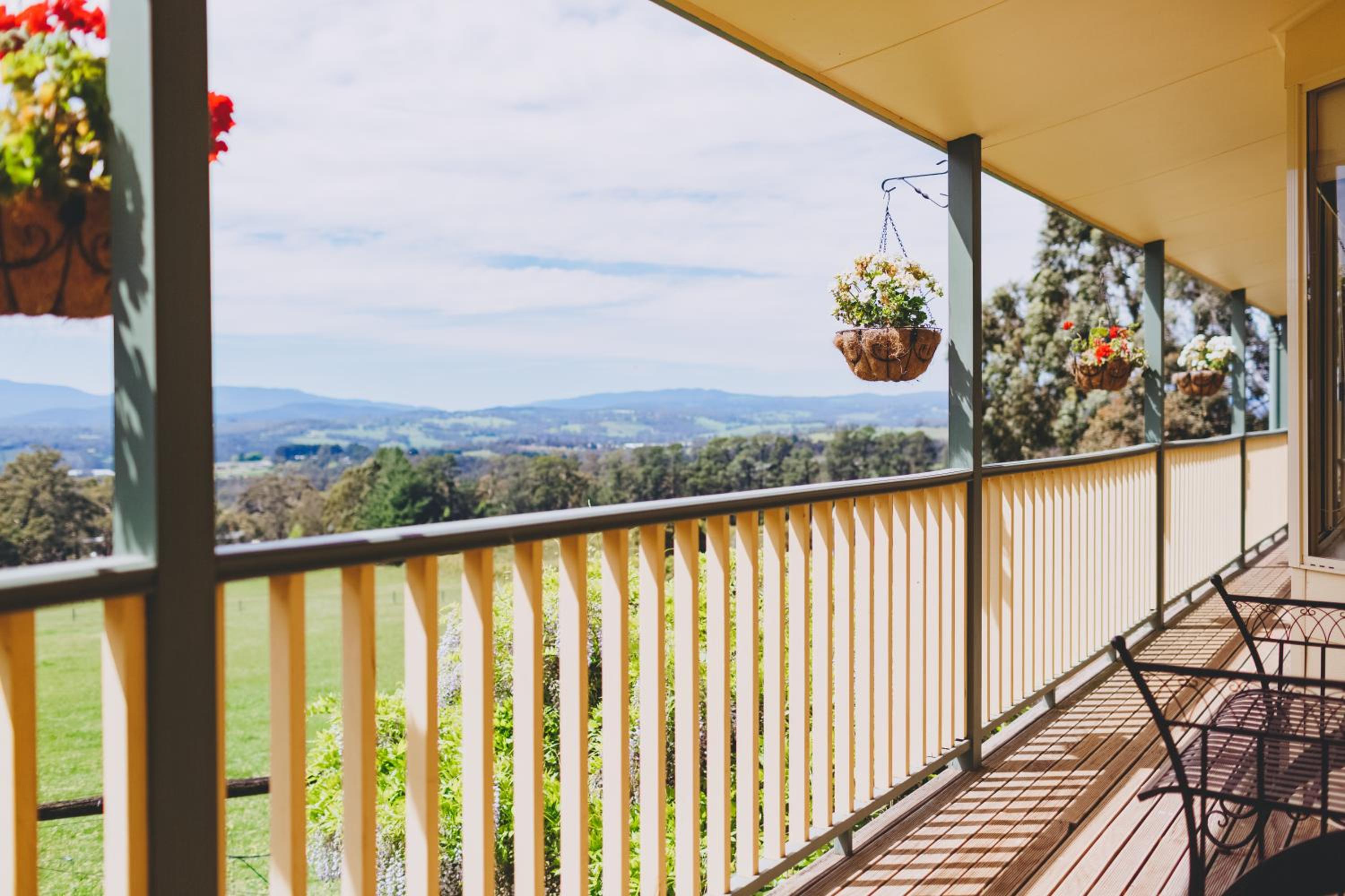 Two-Bedroom Cottage with Garden View photo 2