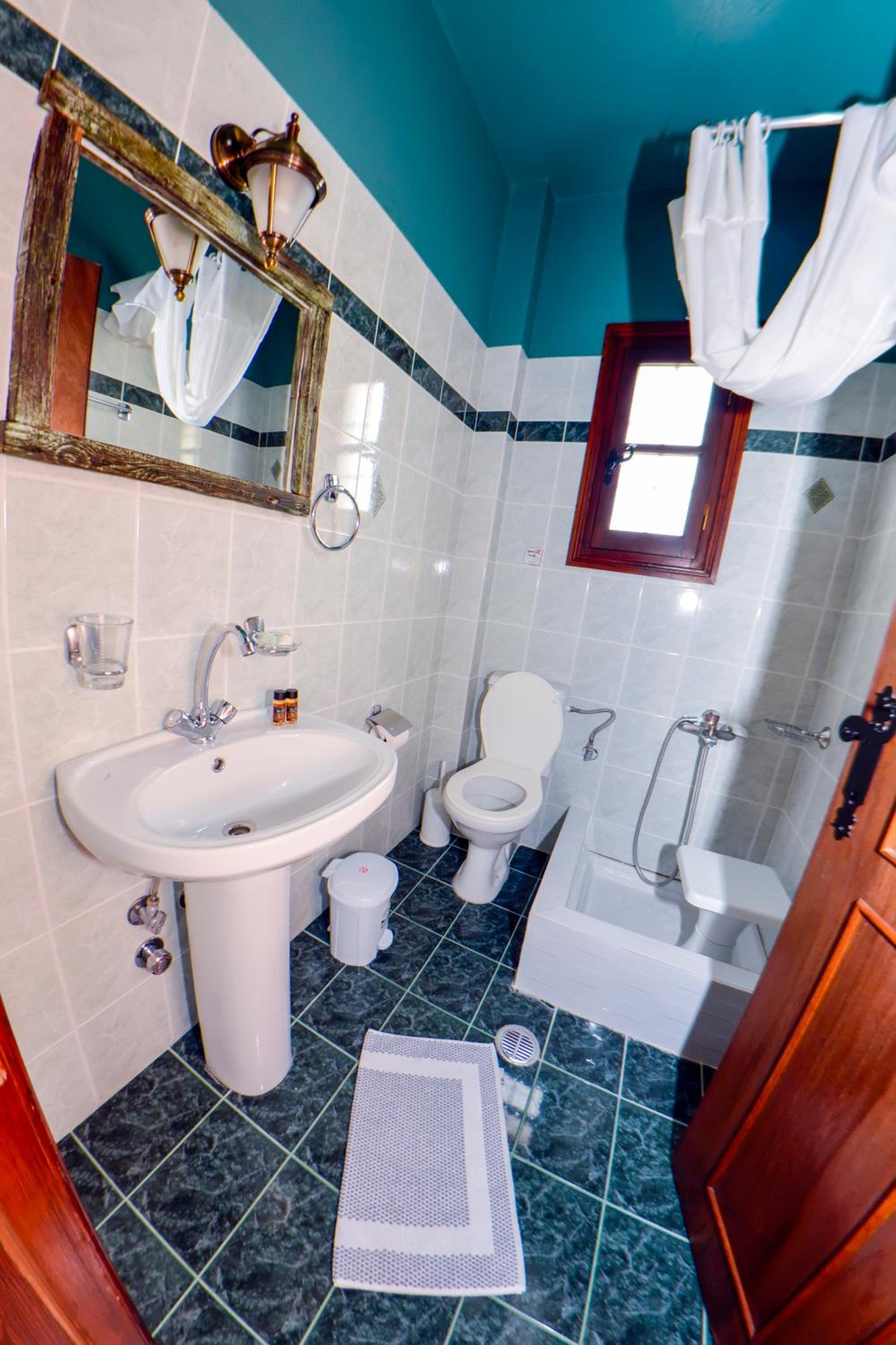 Double Room with Panoramic View - Photo 4