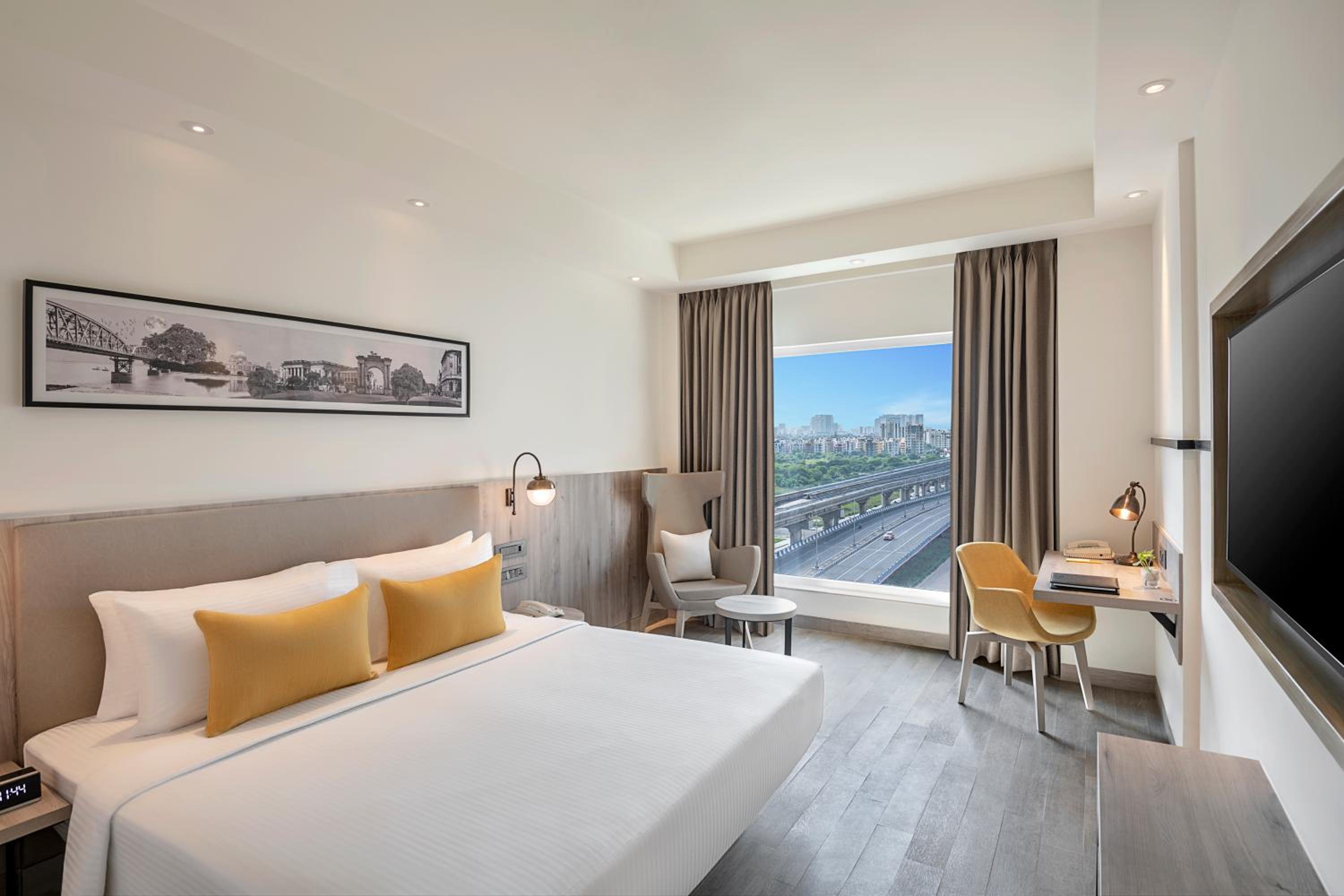 Deluxe King Room - Photo 5