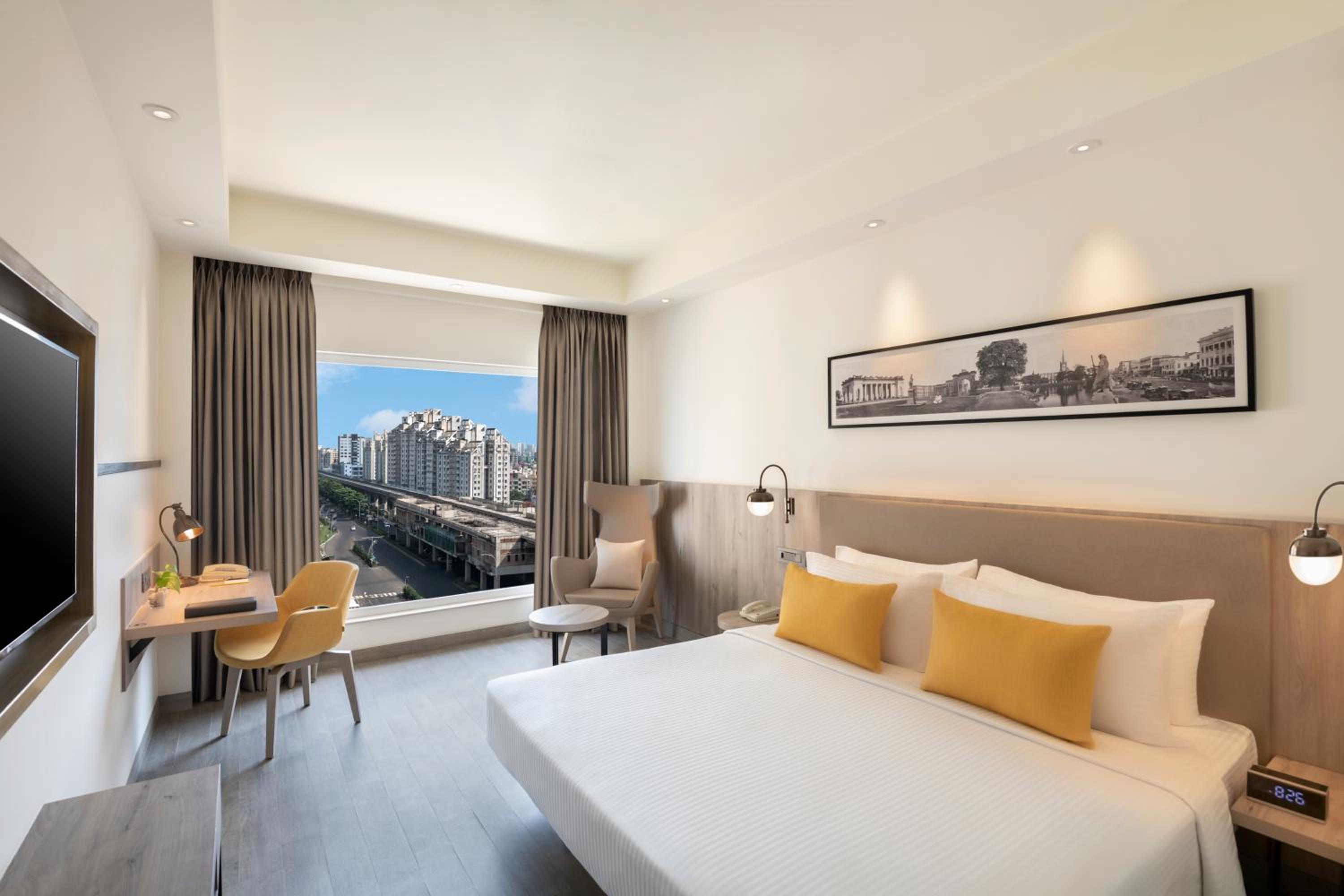 Deluxe King Room - Photo 1