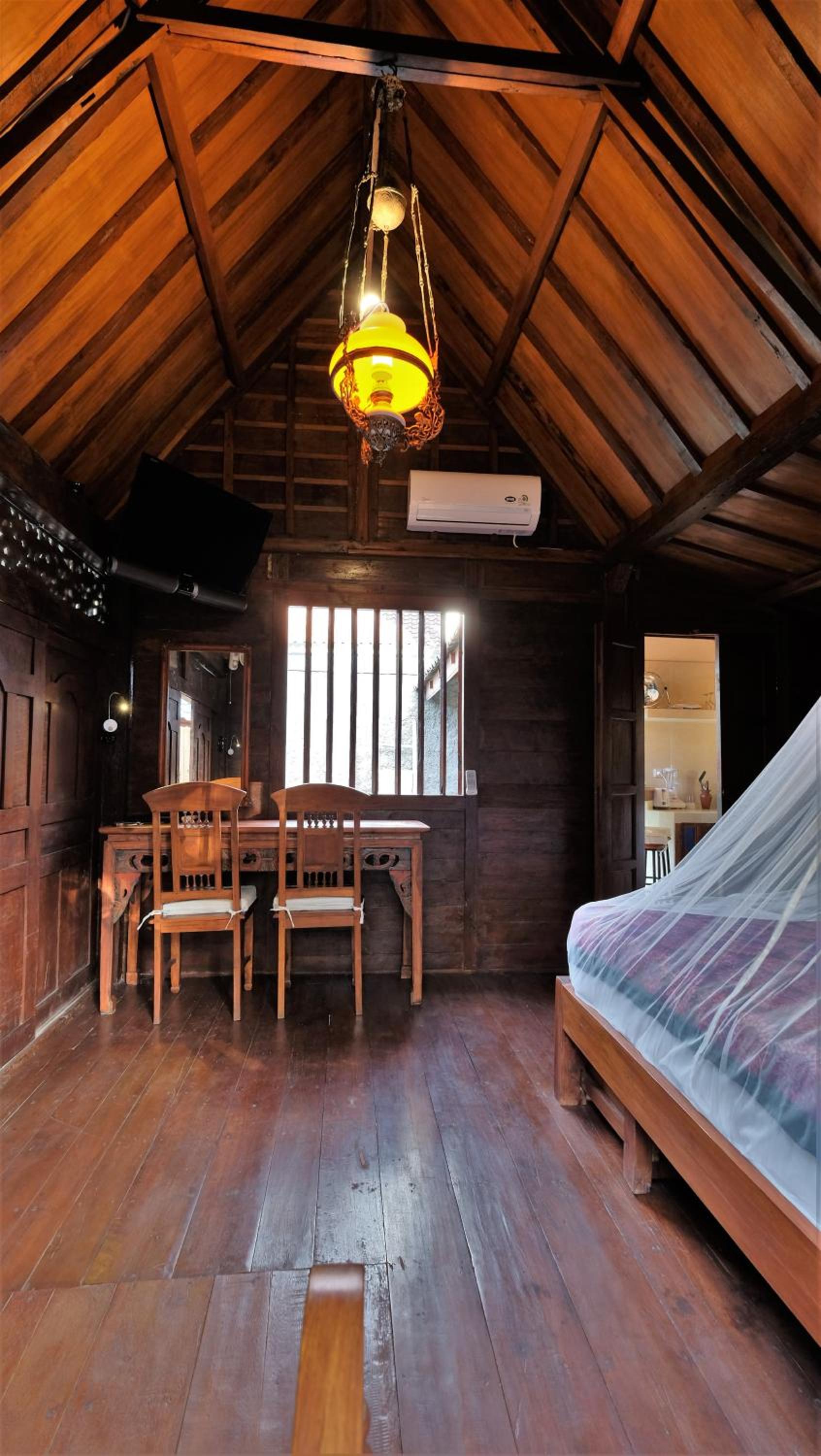 Wooden Villa with Private Pool - Photo 2