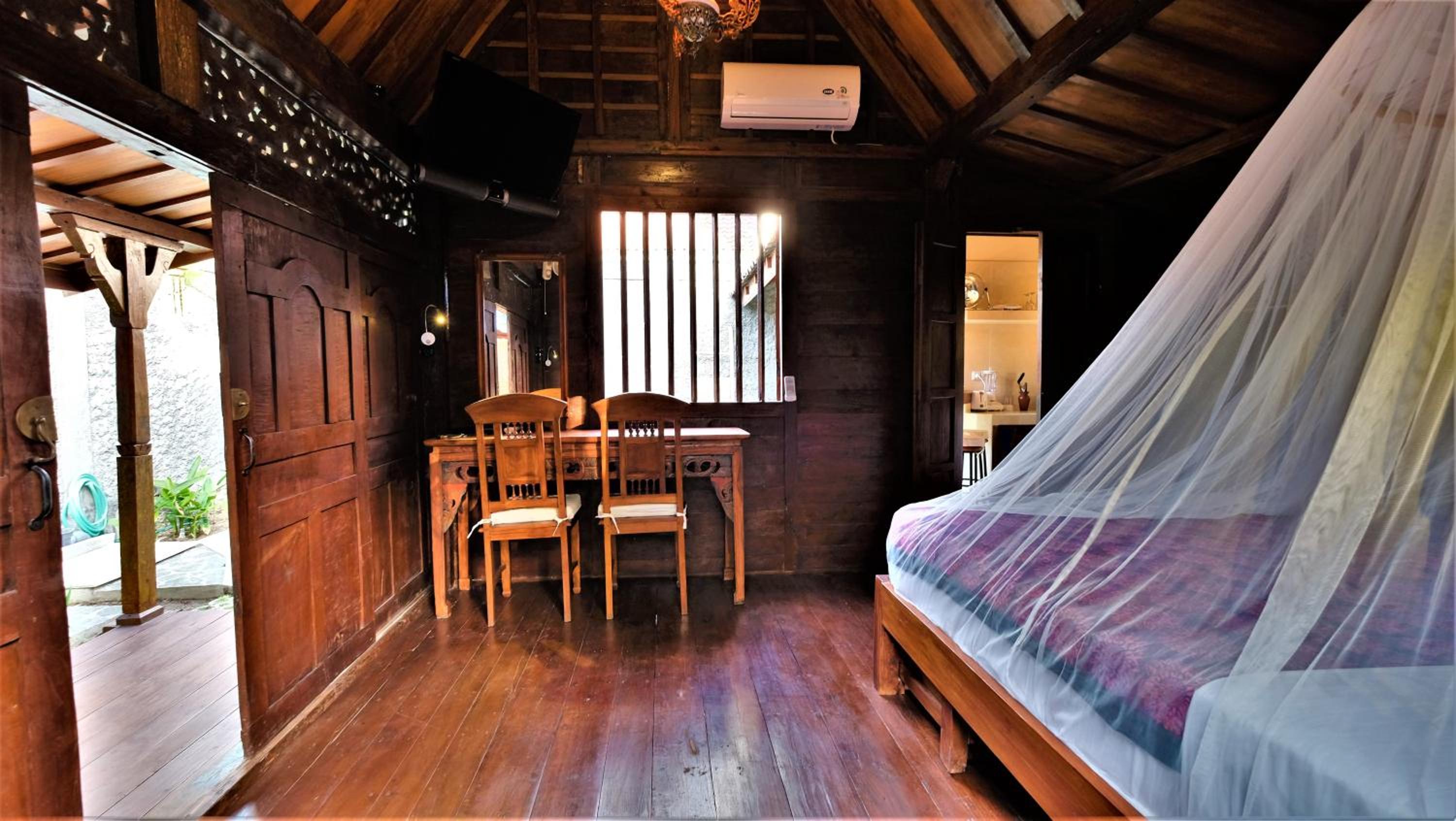 Wooden Villa with Private Pool - Photo 3