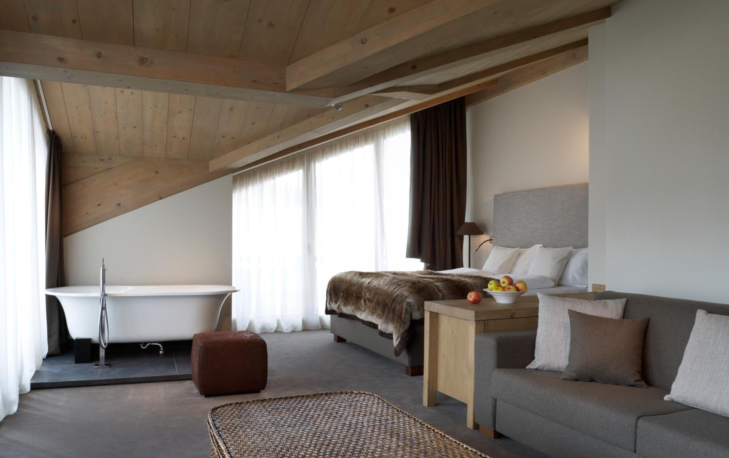 Suite with Mountain View photo 2