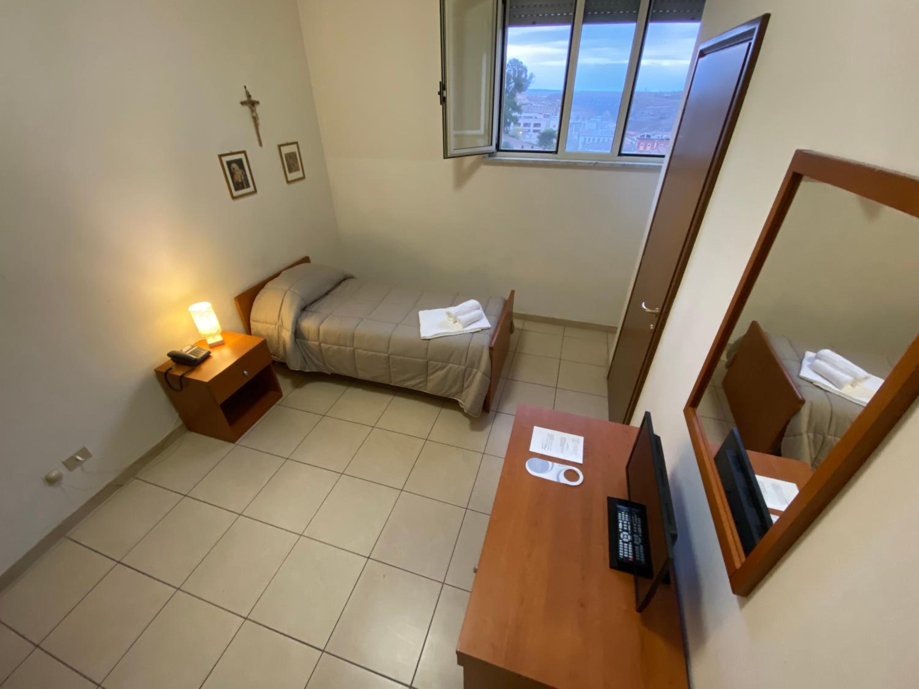 Single Room with Private Bathroom