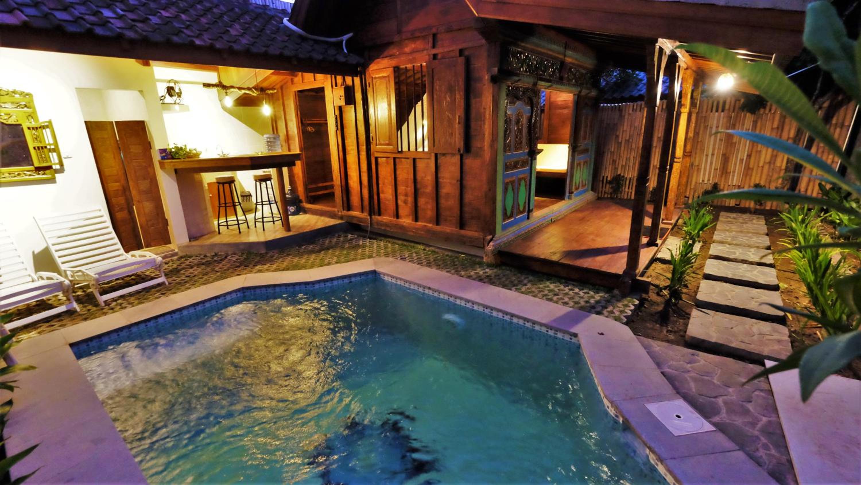 Wooden Villa with Private Pool - Photo 14