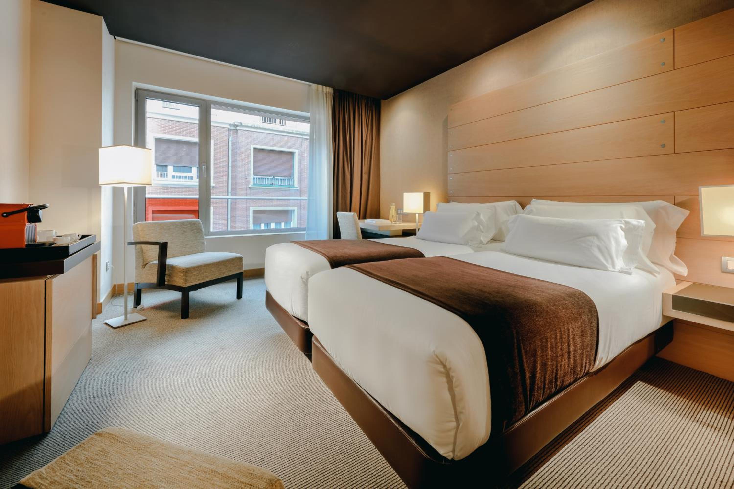 Standard Double or Twin Room - Photo 5