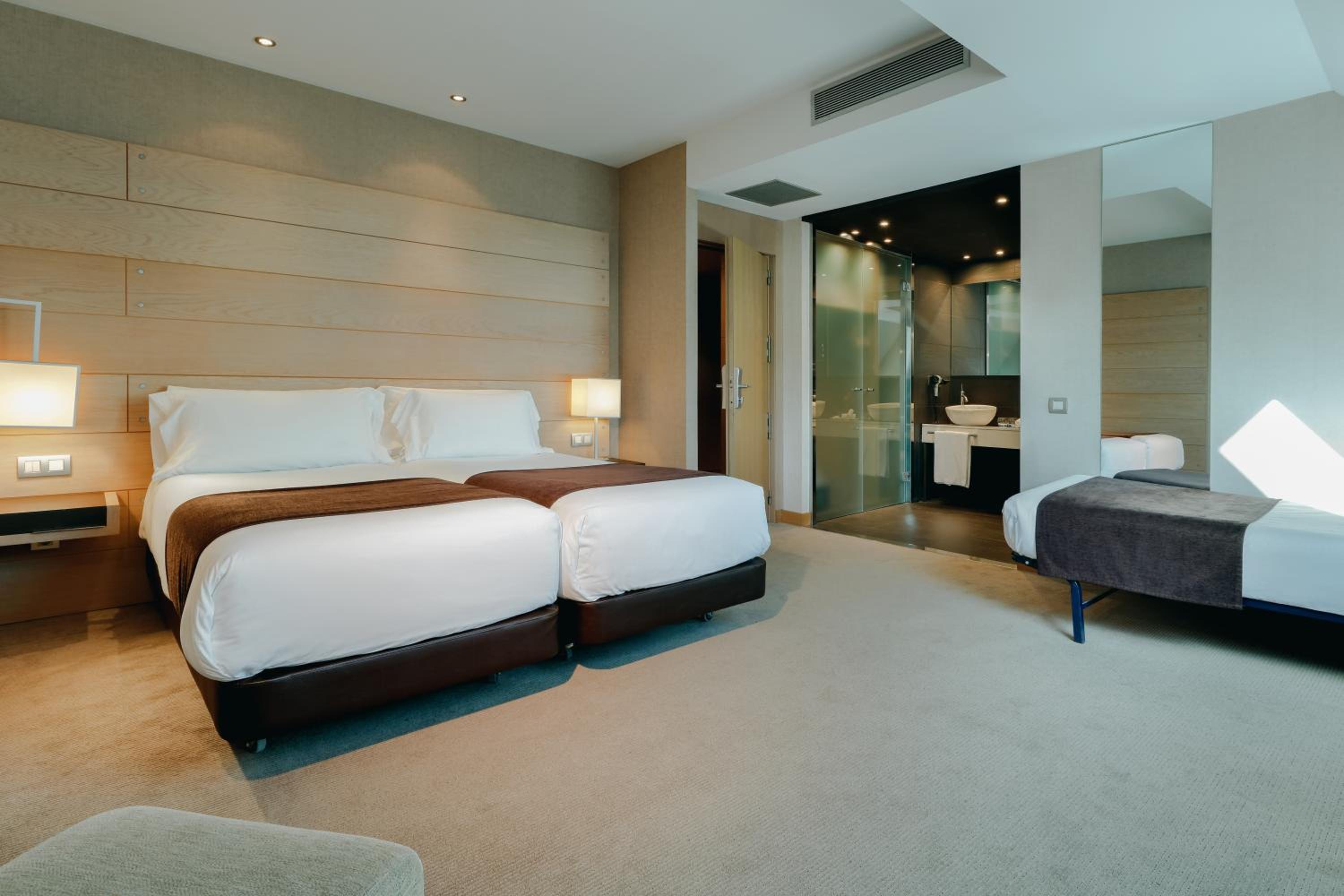 Standard Double or Twin Room with Extra bed (2 Adults + 1 Child) - Photo 3