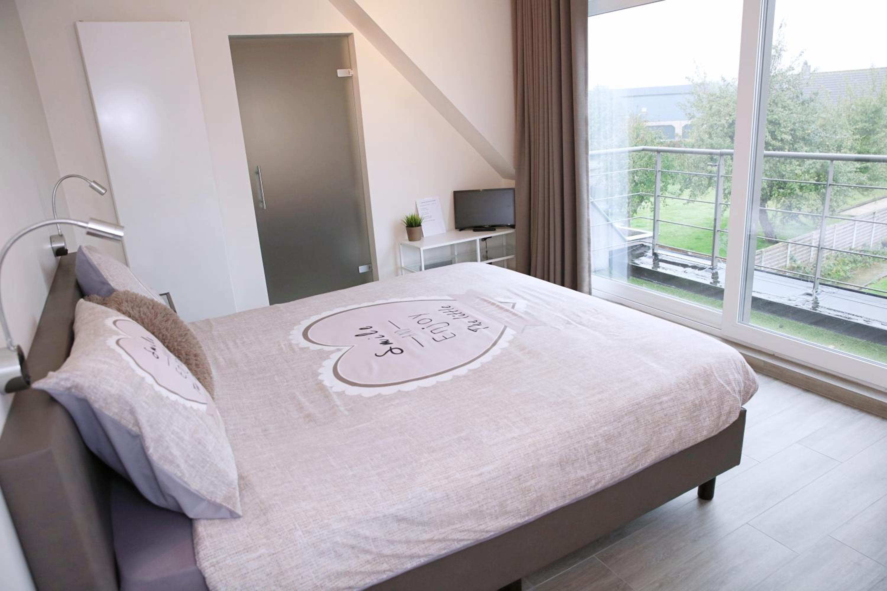 Double Room with Garden View - Photo 3