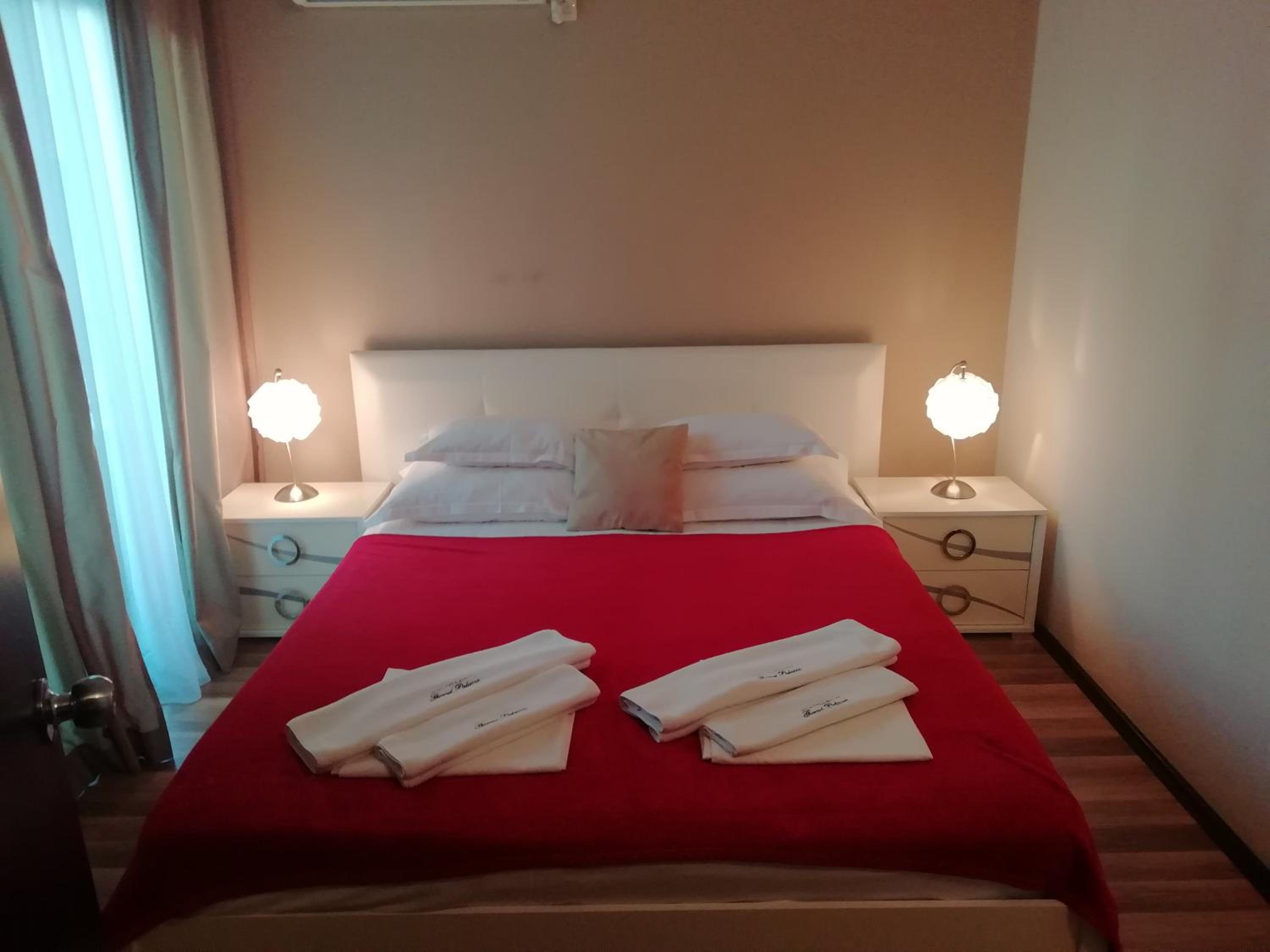 Double Room with Balcony - Photo 1