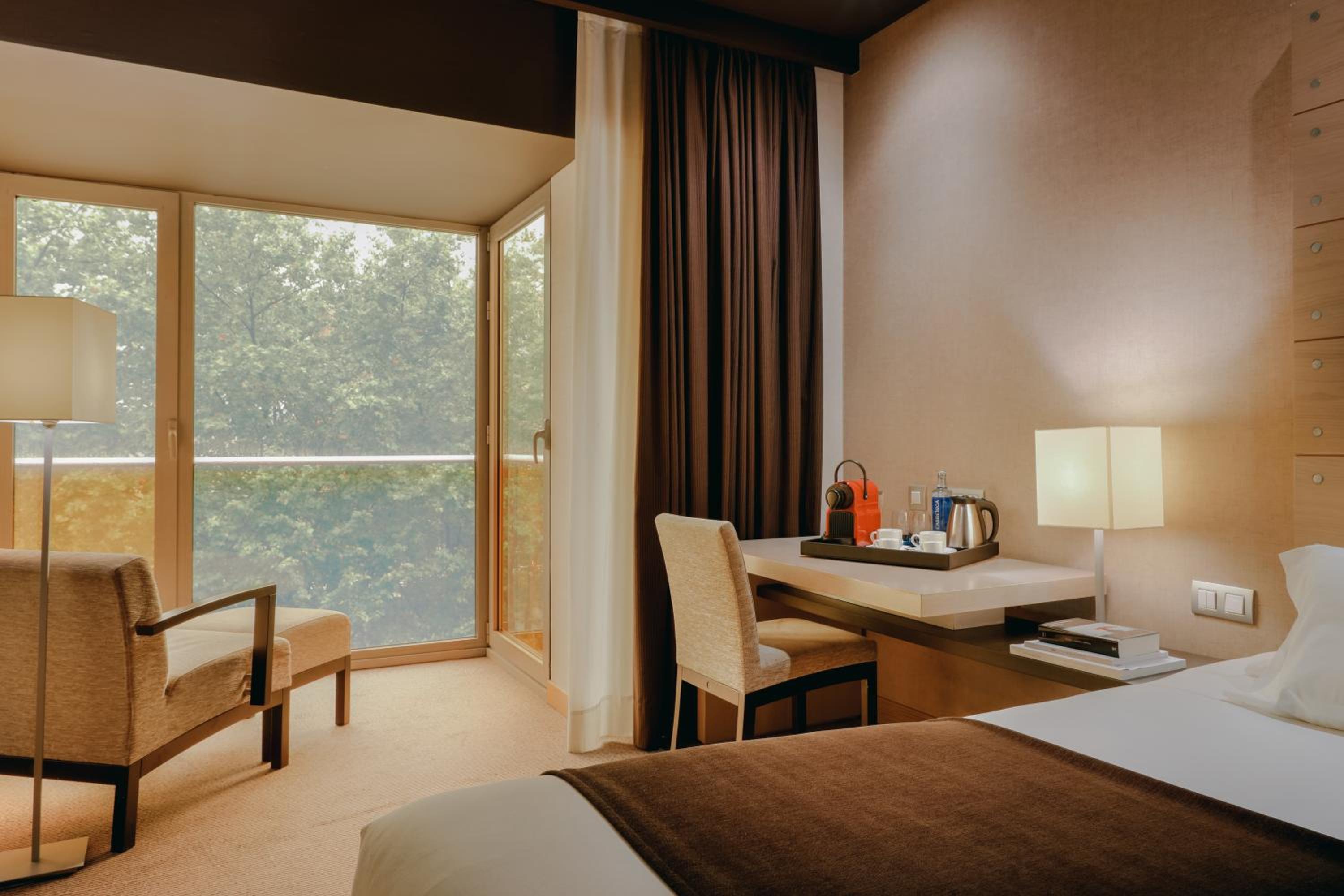 Superior Double or Twin Room with View - Photo 3