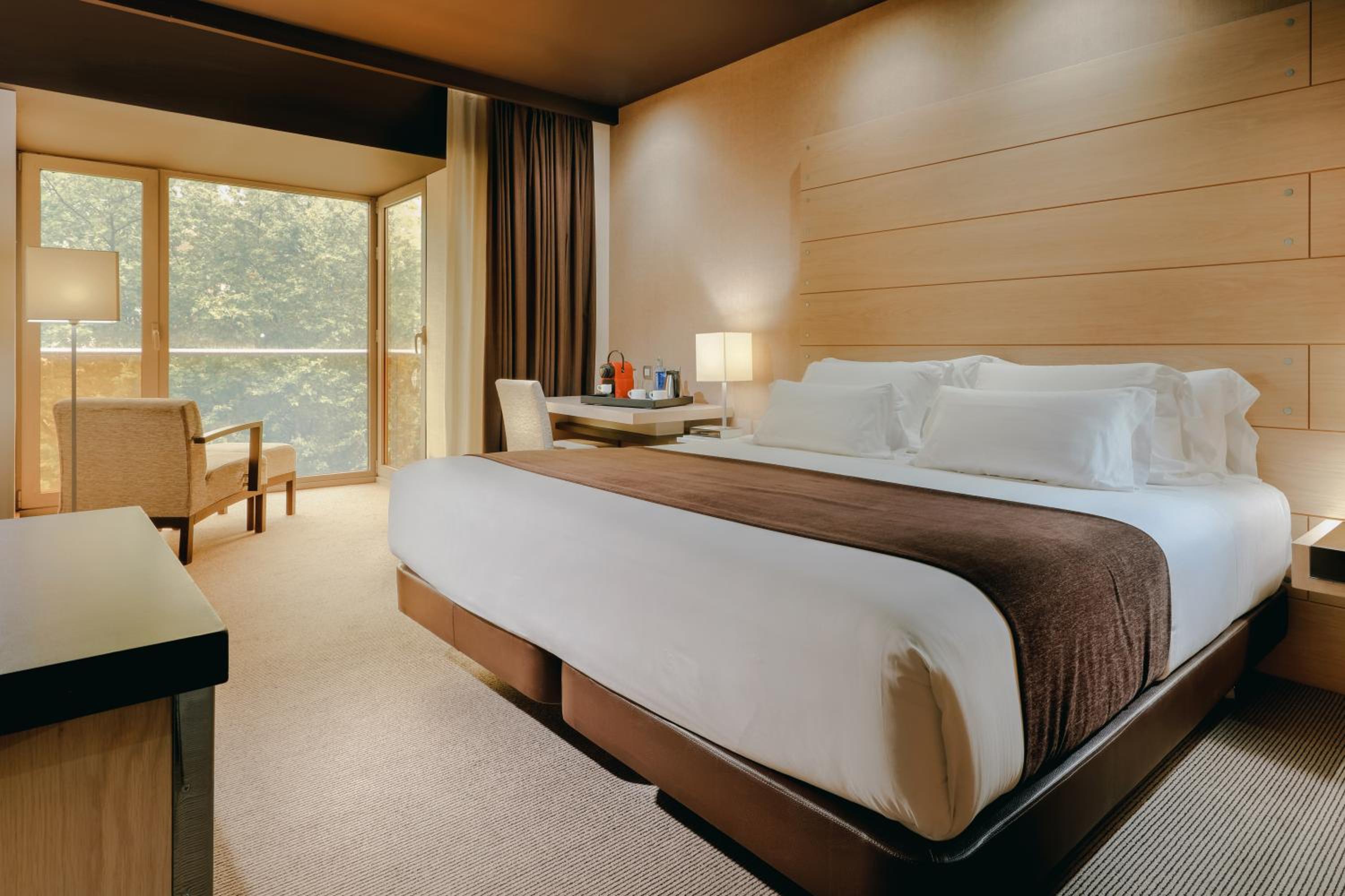Superior Double or Twin Room with View - Photo 1