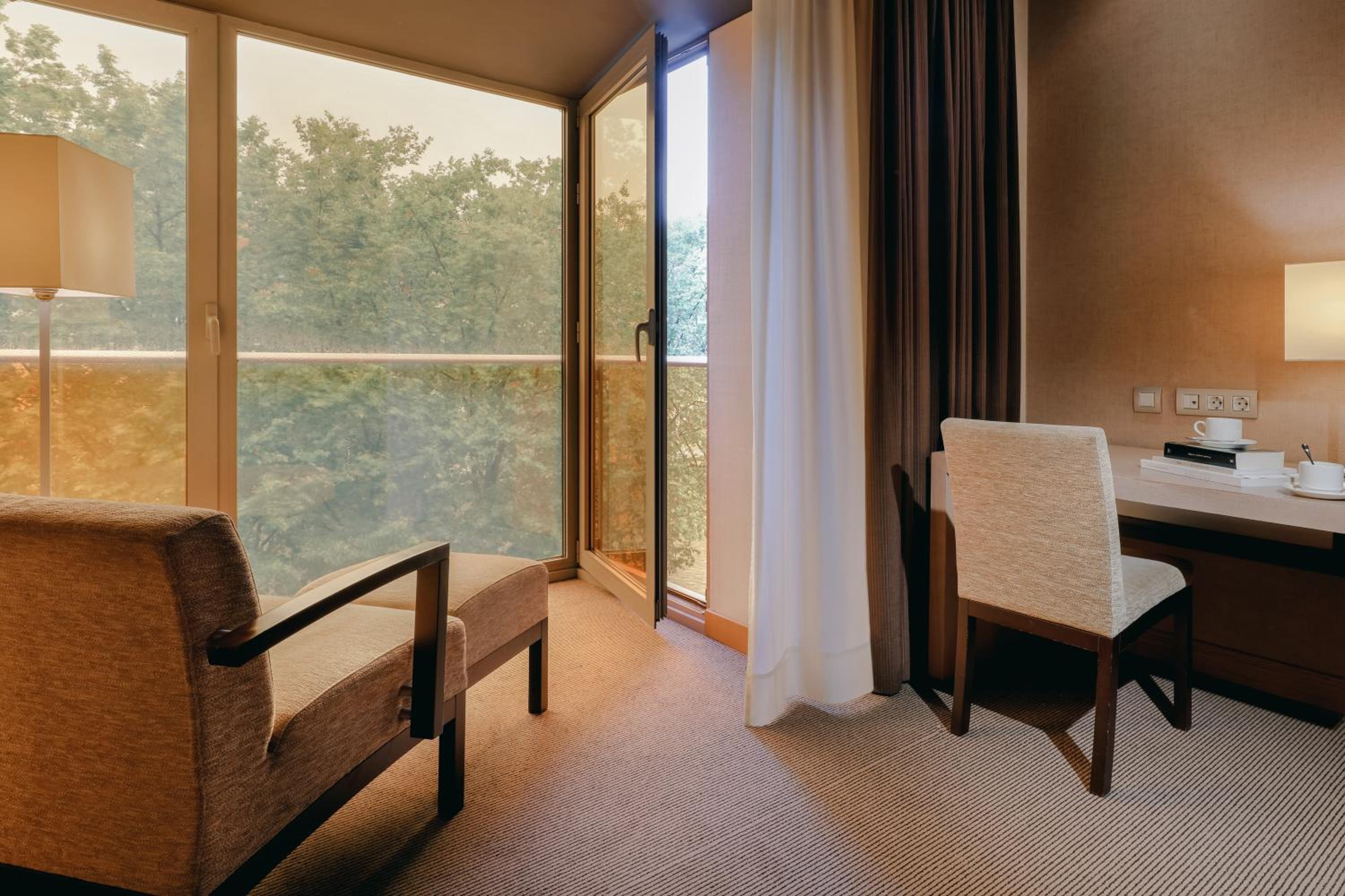 Superior Double or Twin Room with View - Photo 7