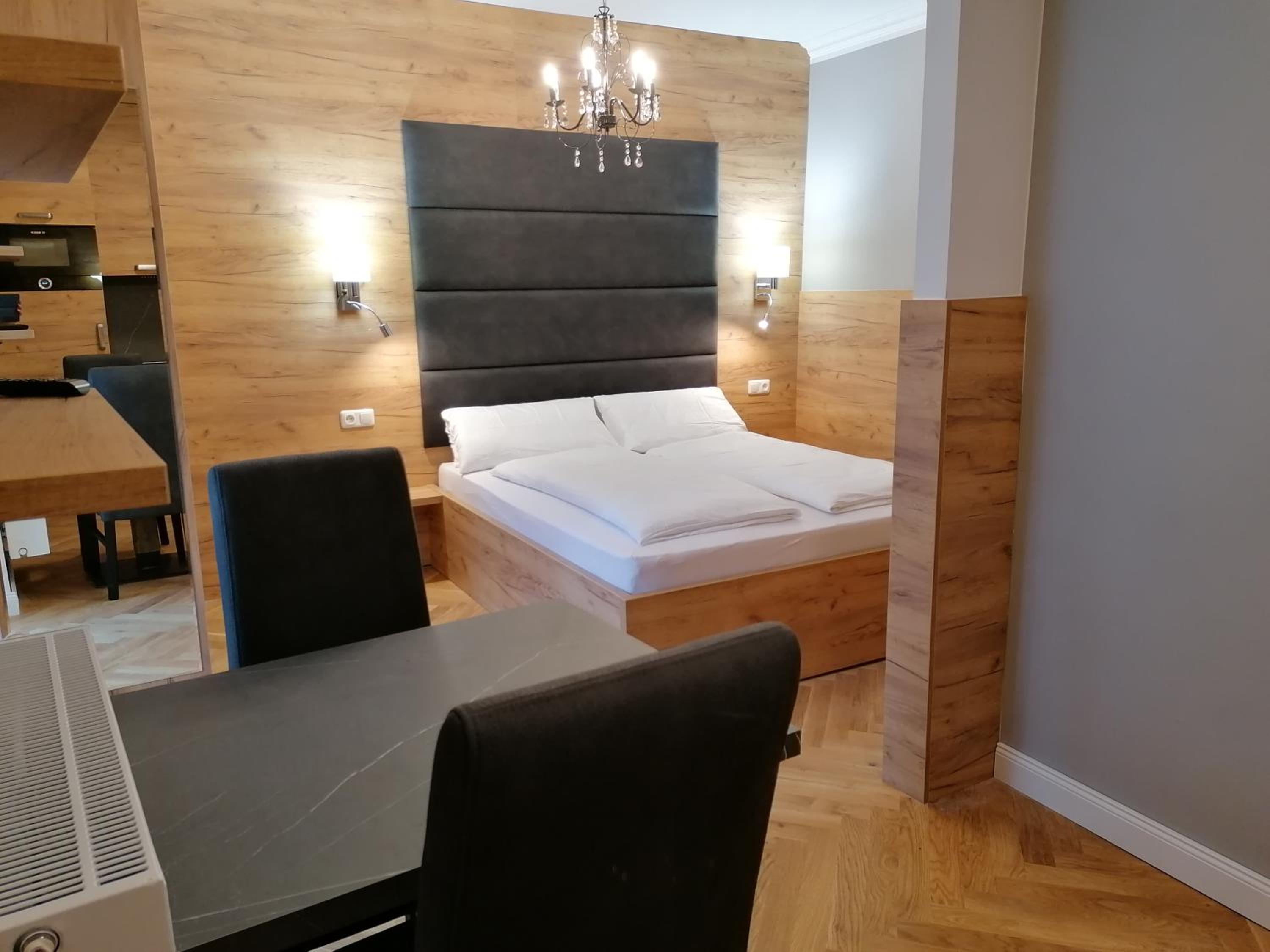 Studio Apartment with Balcony photo 1