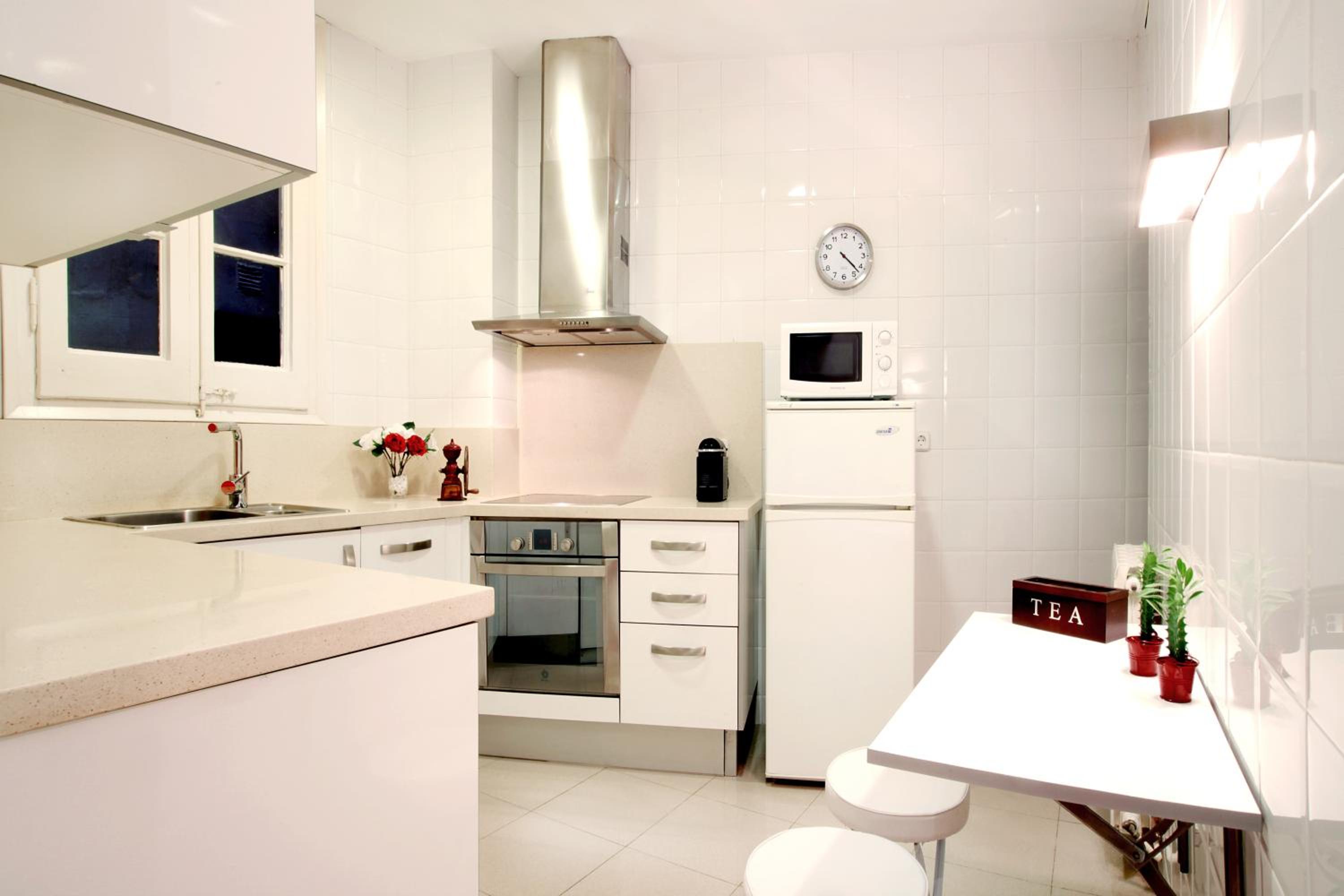 Two-Bedroom Apartment with Large Balcony photo 2