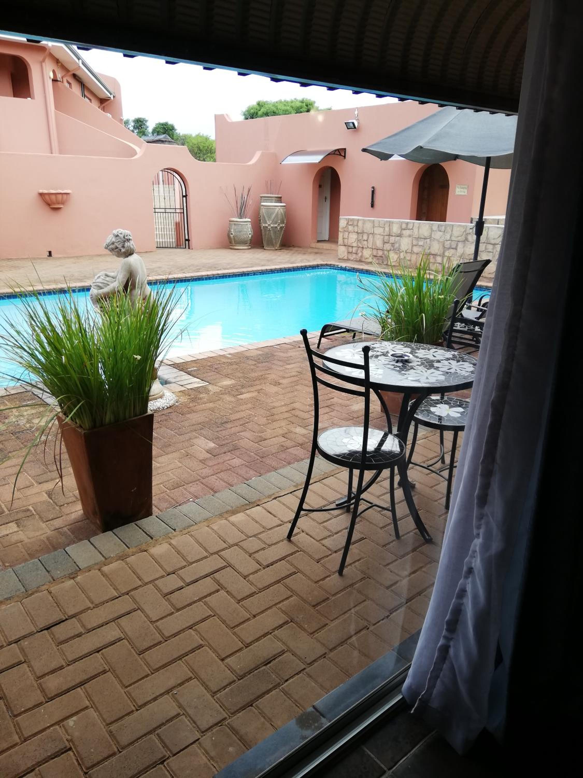 Double Room with Pool View photo 2