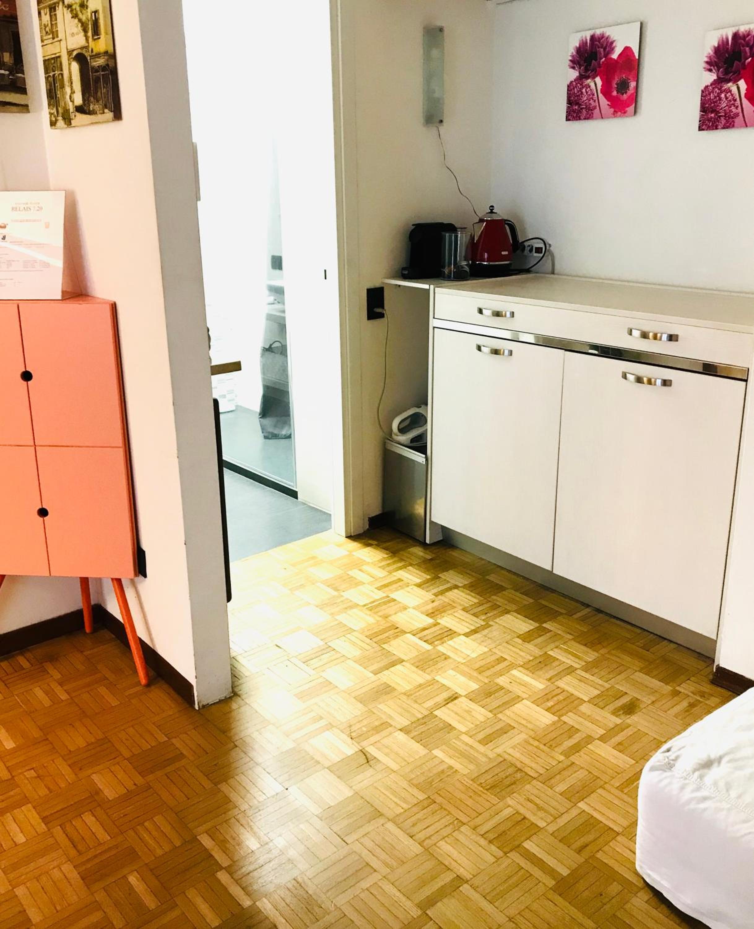 One-Bedroom Apartment - Photo 8