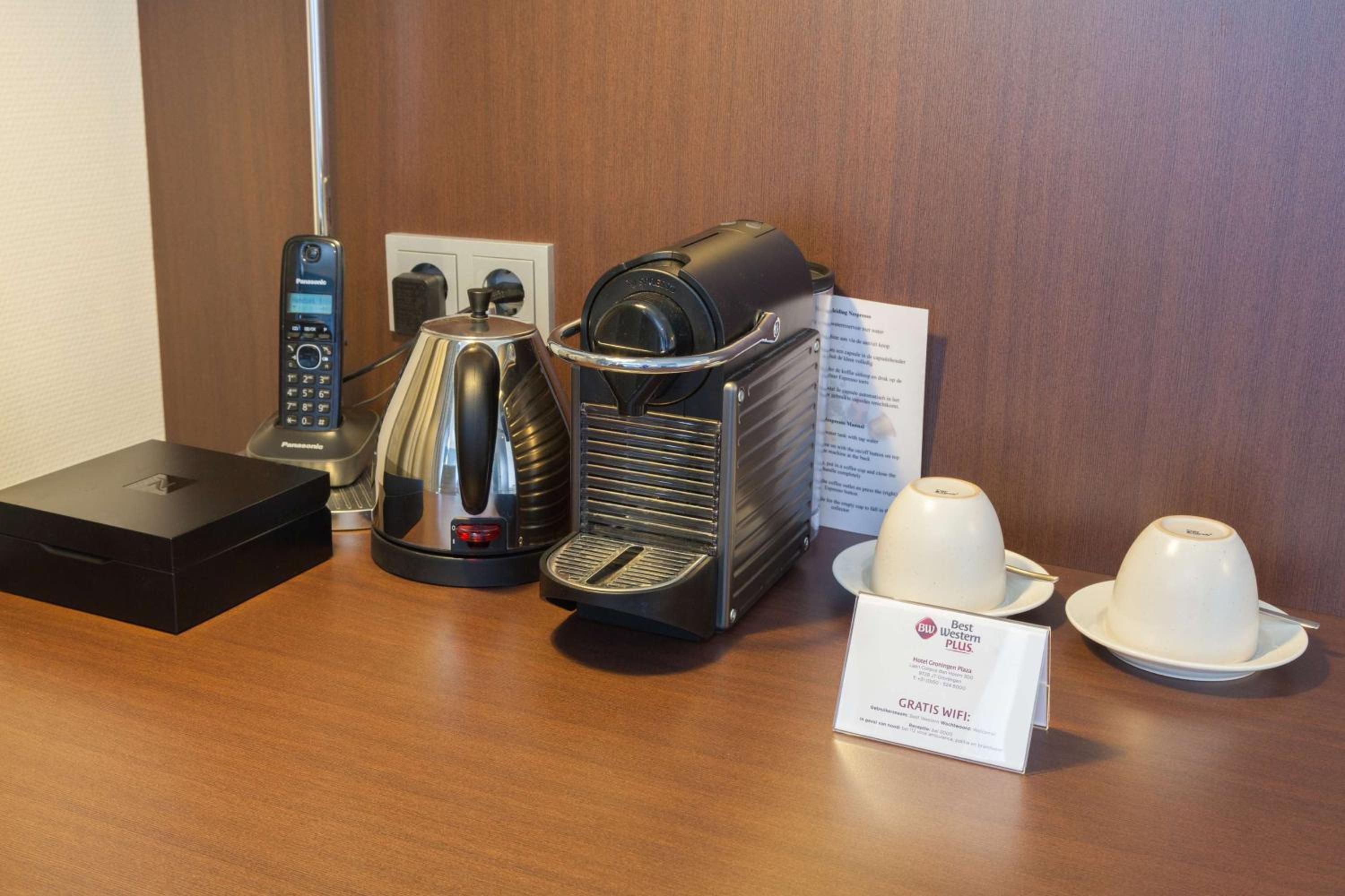 Executive King Room - Non-Smoking - Photo 2