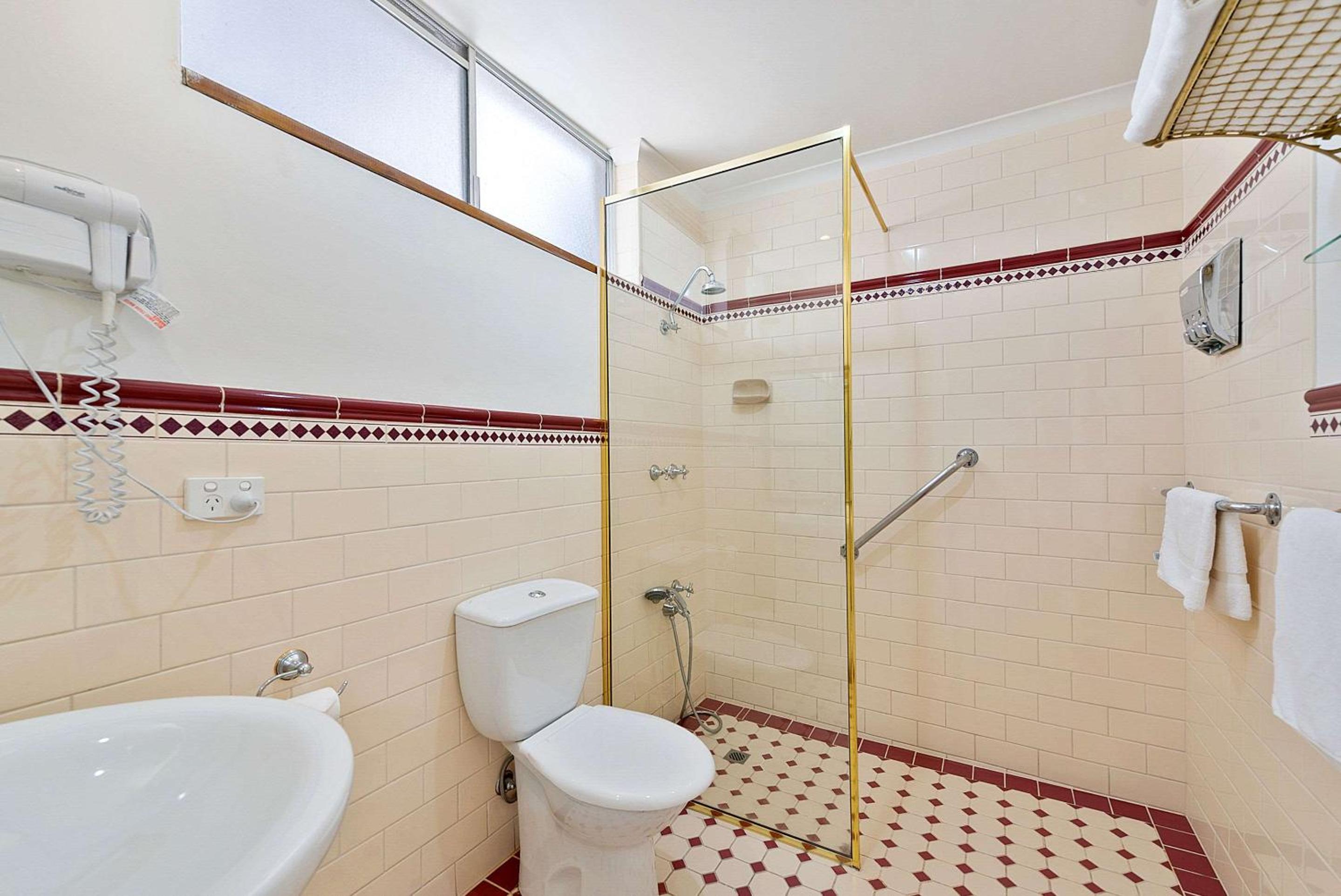 Accessible Queen Room - Non-Smoking - Photo 5