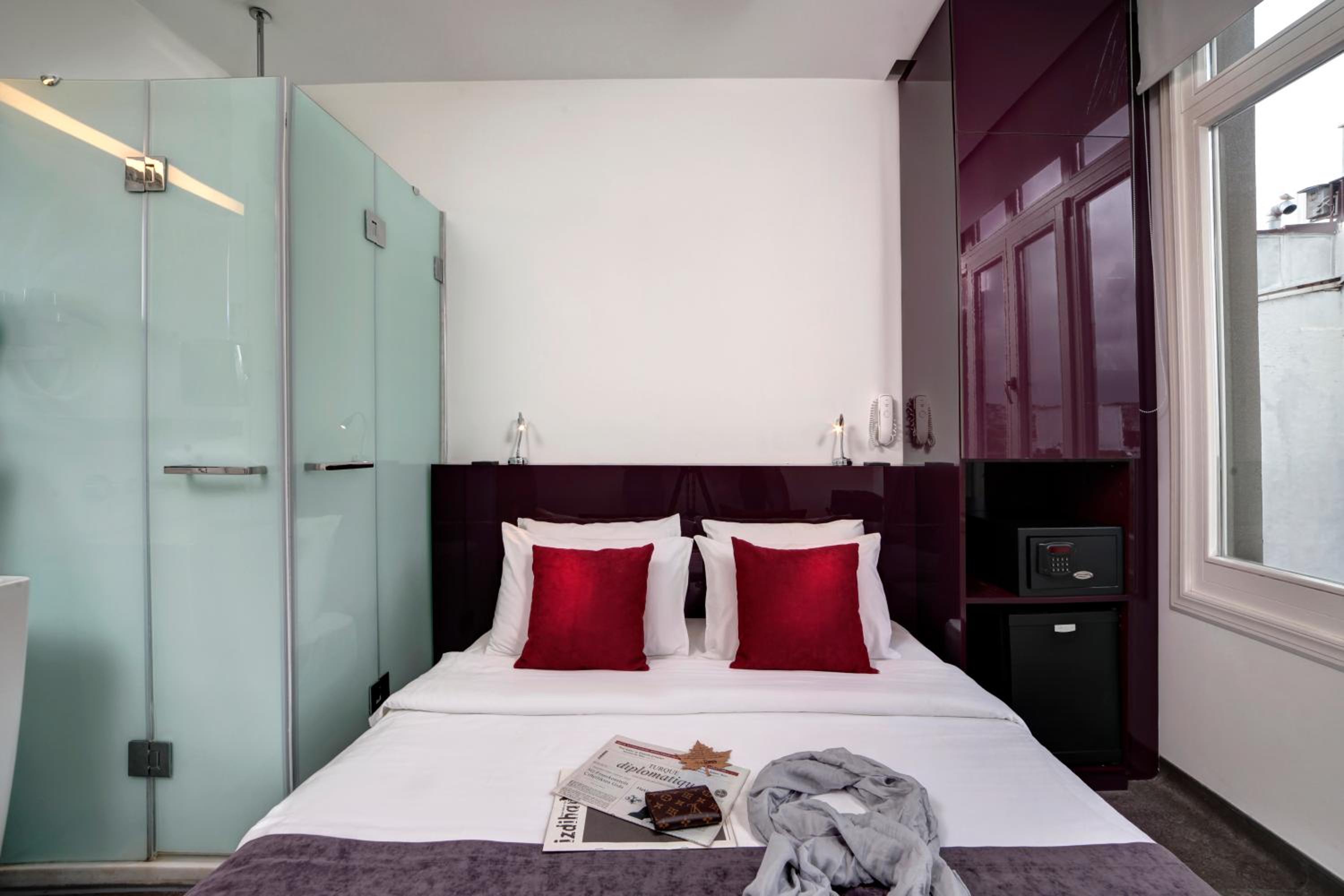 Standard Double Room with Private Bathroom and Shared WC photo 2