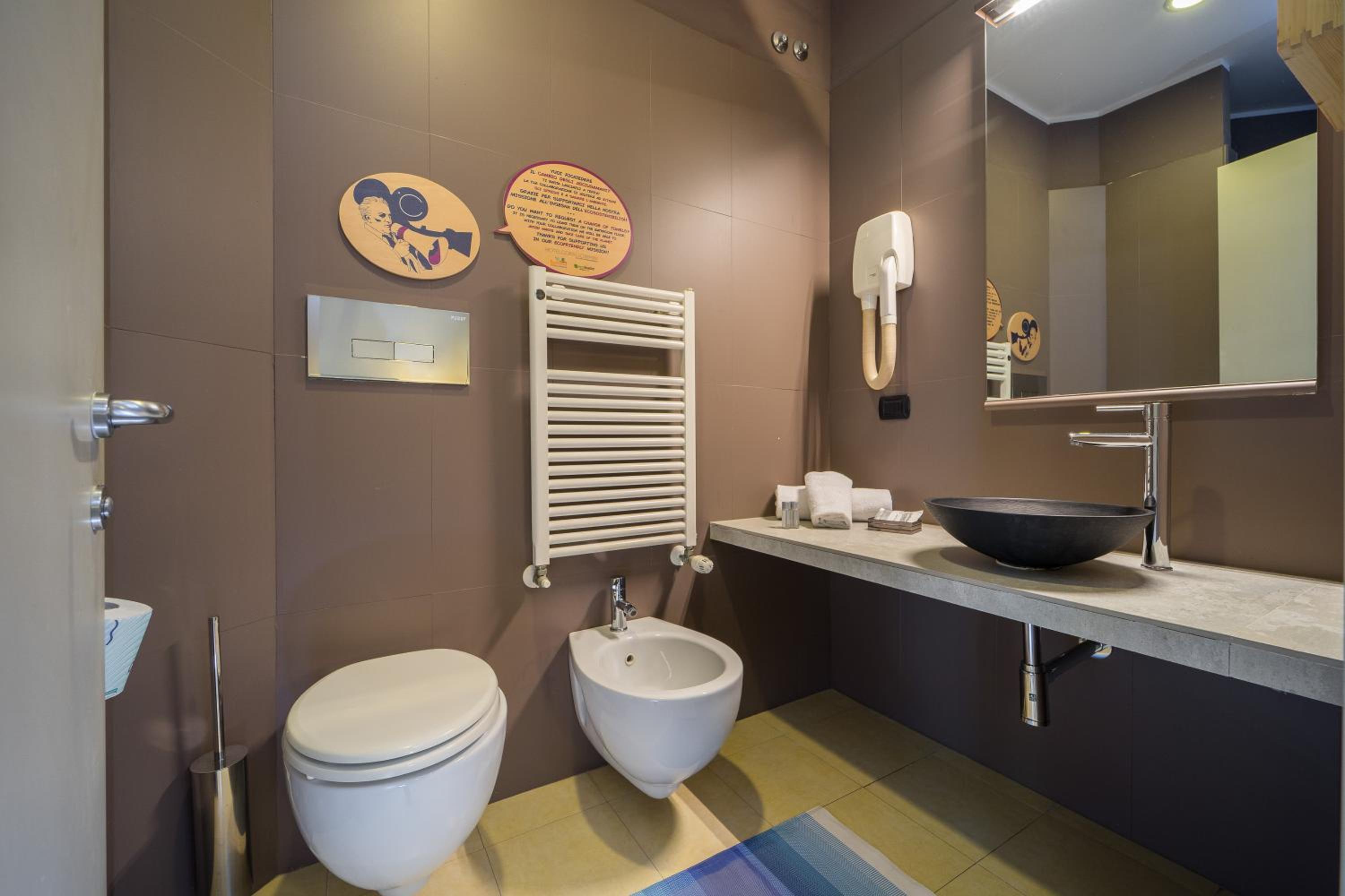 Double Room - Photo 6
